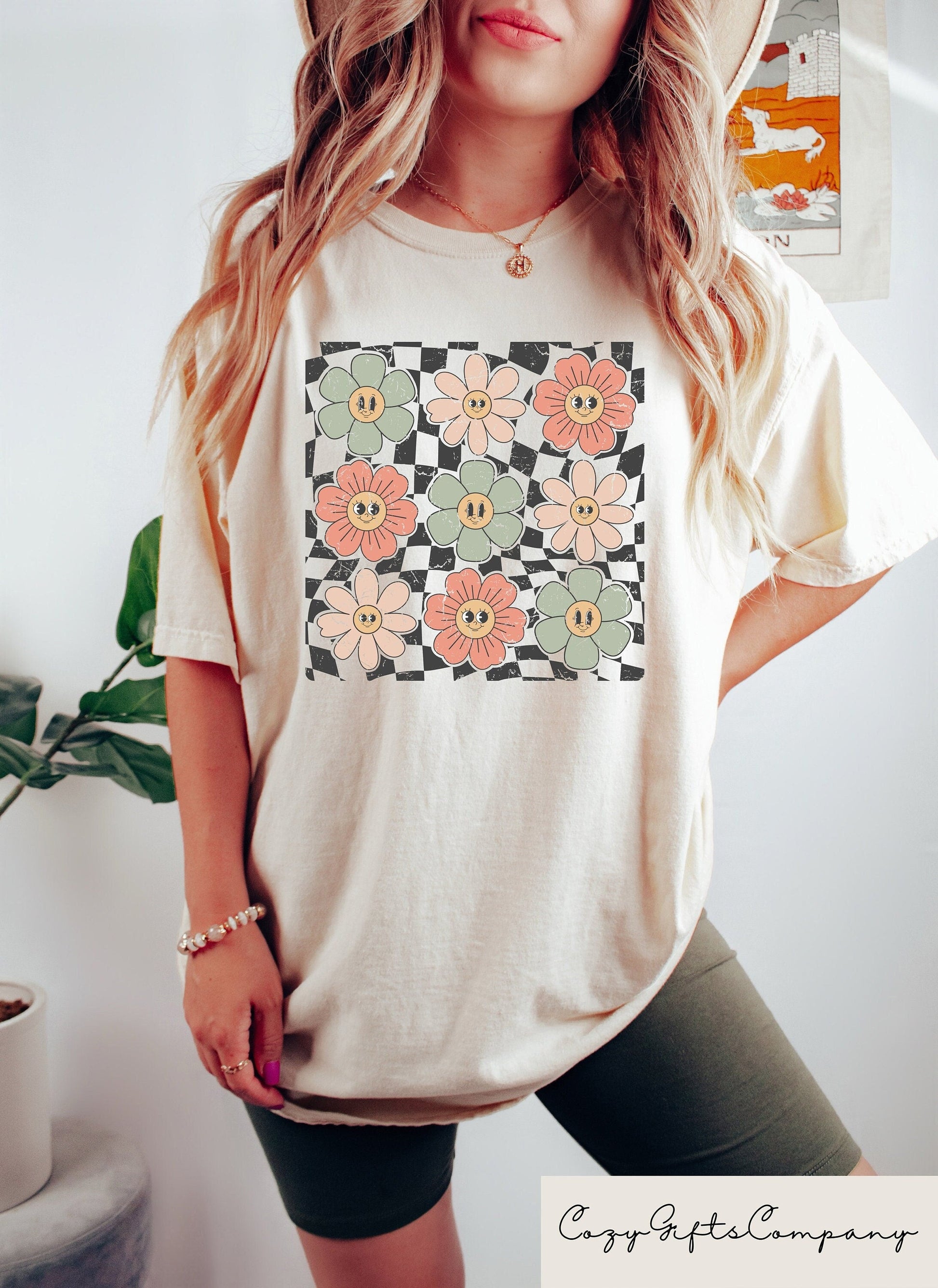 Retro Checkered Flower Retro Flowers Comfort Summer Boho Flower Boho Hippie Tee Summer - T-Shirt, Sweatshirt, Hoodie