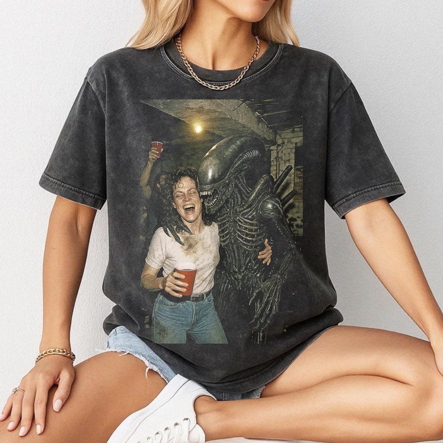 Comfort Colors Sigourney Weaver Xenomorph Alien Movie Party Dance Movie Meme Sci-Fi - T-Shirt, Sweatshirt, Hoodie