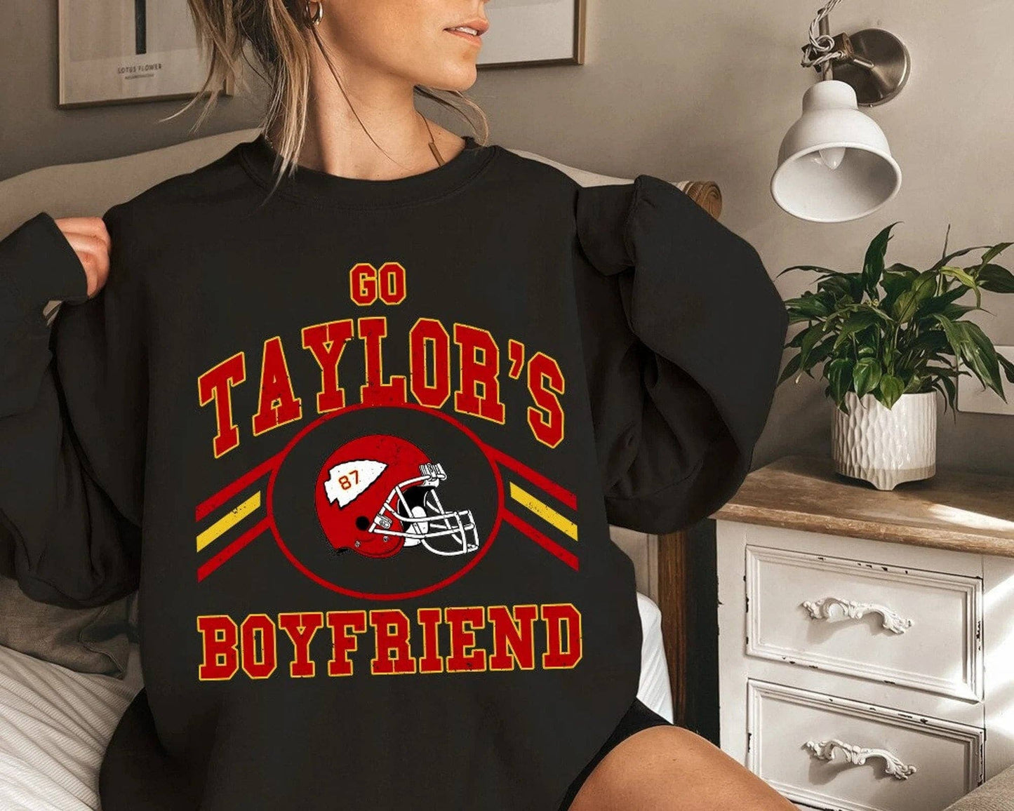 Kansas City Football Fan Sweatshirt  Ideal Gift For Travis Unisex T-shirt, Sweatshirt, Hoodie, Long Sleeve Tee - T-Shirt, Sweatshirt, Hoodie