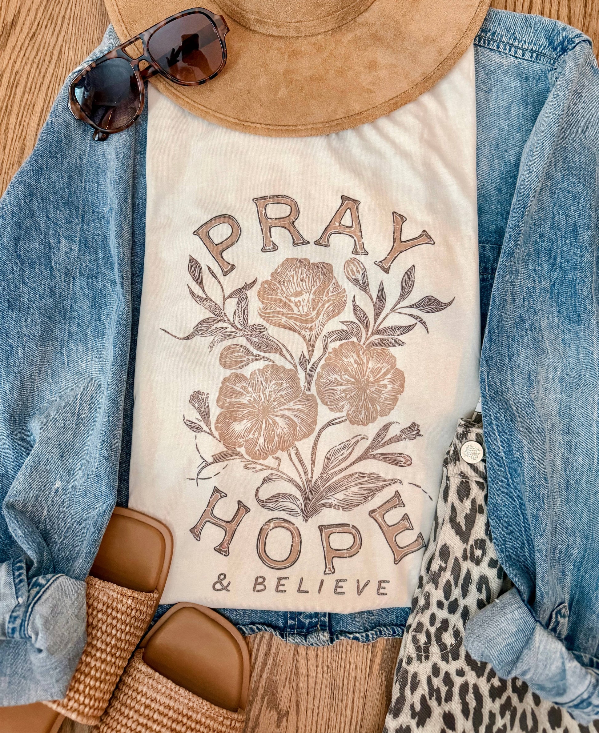 Christian Pray & Hope Graphic Tee Unisex T-shirt, Sweatshirt, Hoodie, Long Sleeve Tee - T-Shirt, Sweatshirt, Hoodie
