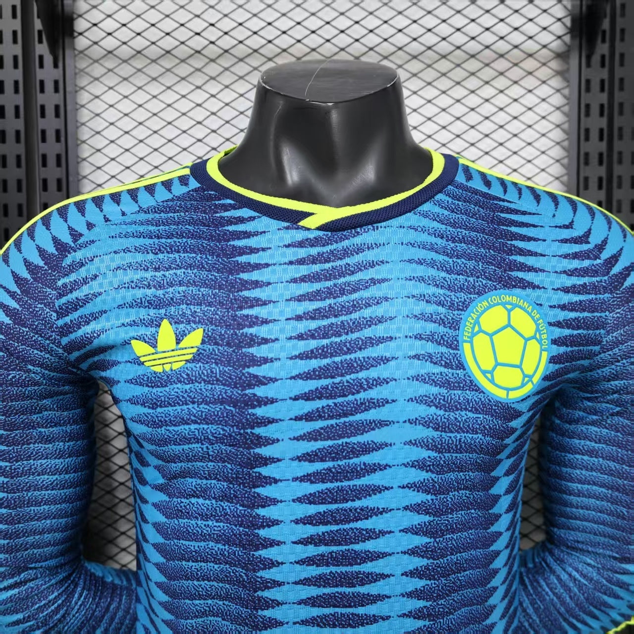 2026 Colombia Long-Sleeve Player Version Jersey sports jersey product view 2