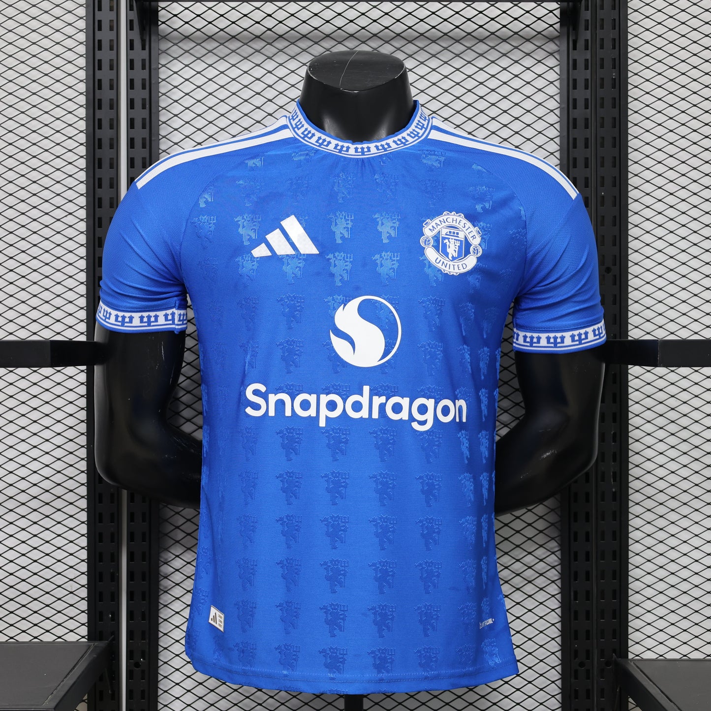 2026 Manchester United Retro Player Version Jersey sports jersey product view 1