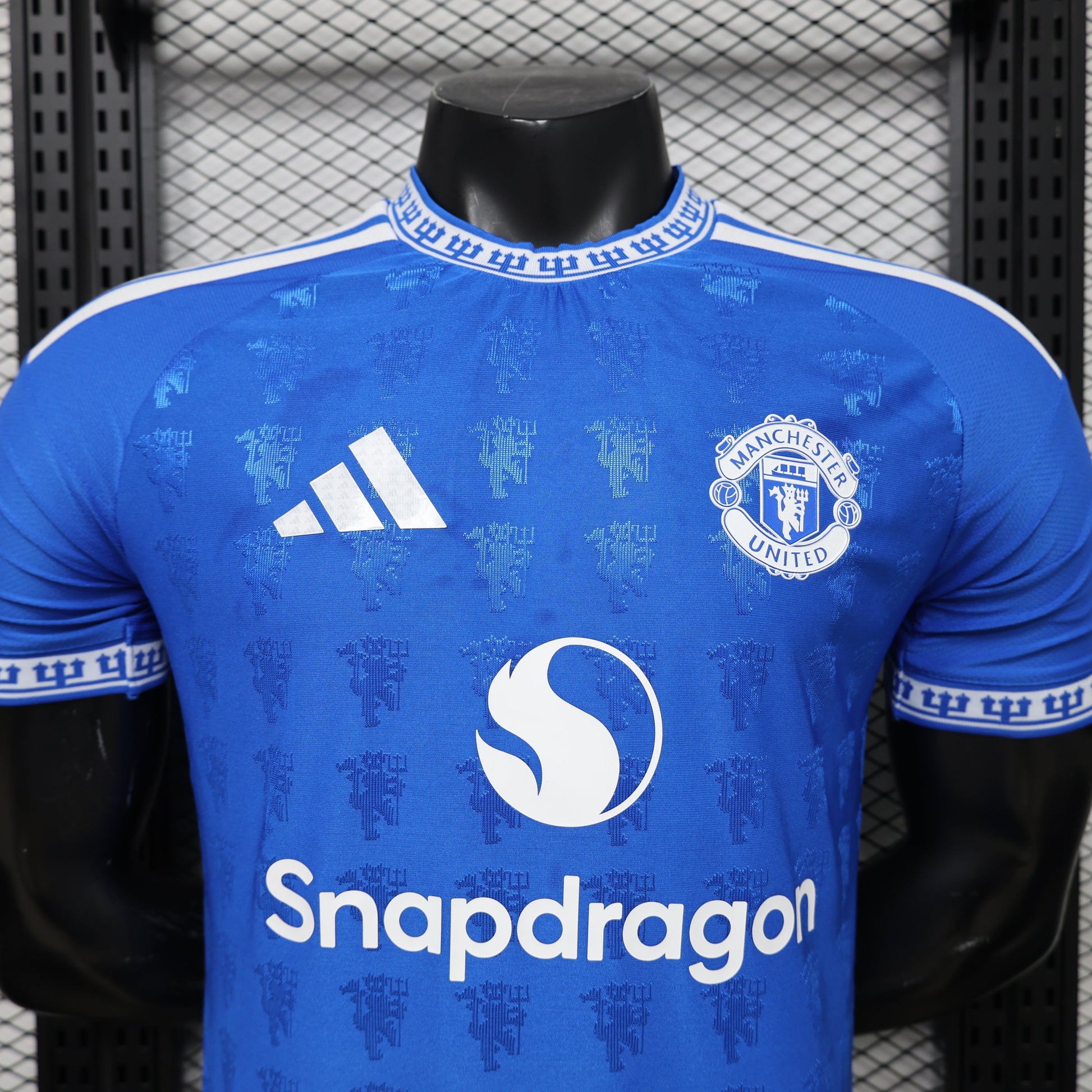 2026 Manchester United Retro Player Version Jersey sports jersey product view 2