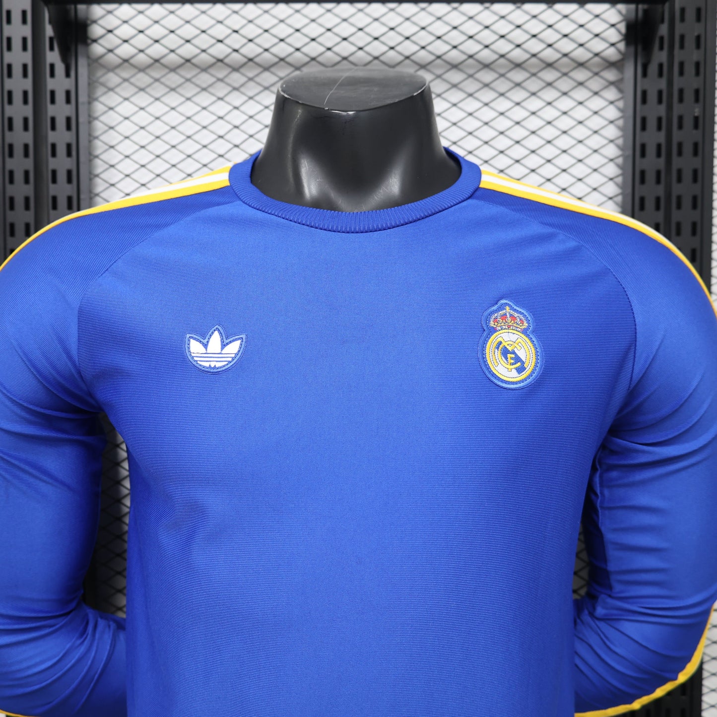 2026 Real Madrid (Blue) Casual Retro Player Version Jersey (Long Sleeve) sports jersey product view 2