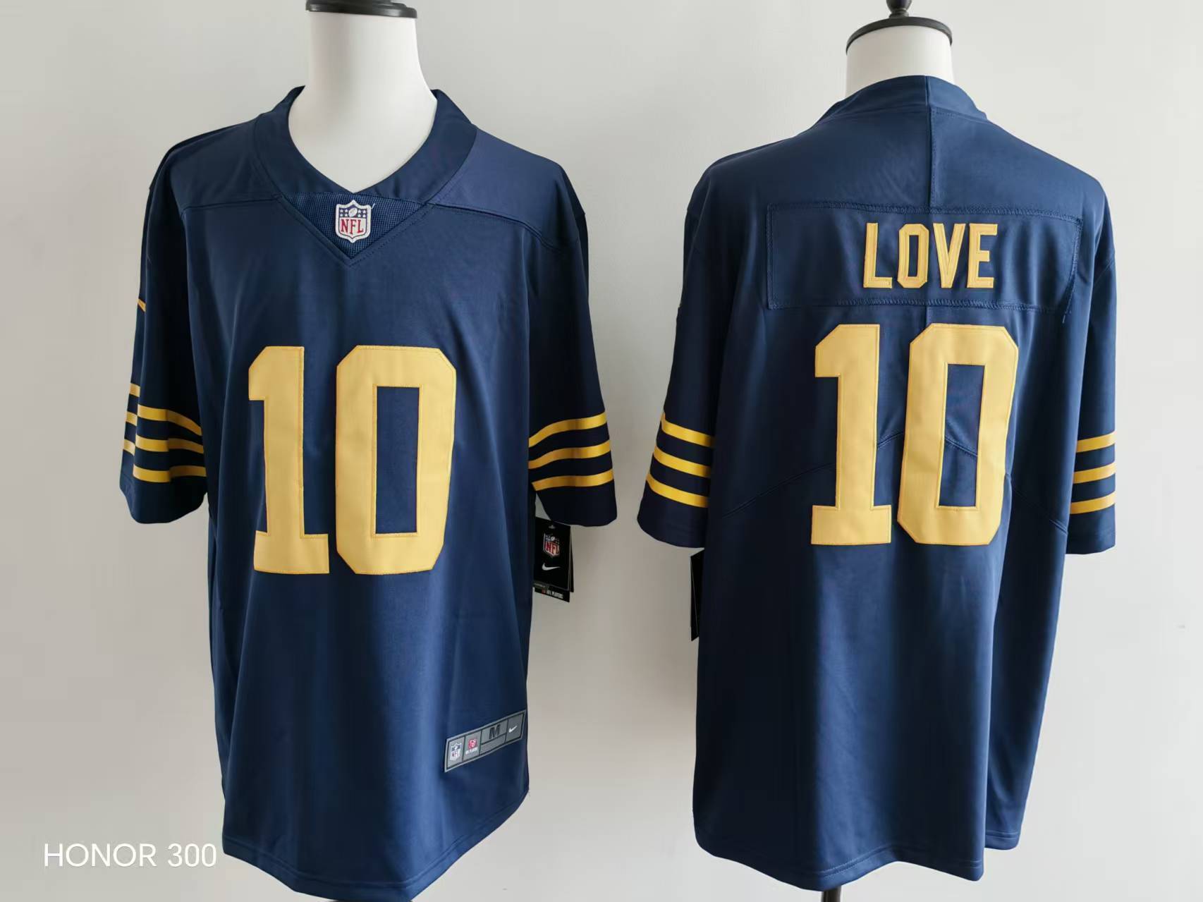 Men's Green Bay Packers Jordan Love Jersey #10 football jersey product view 1