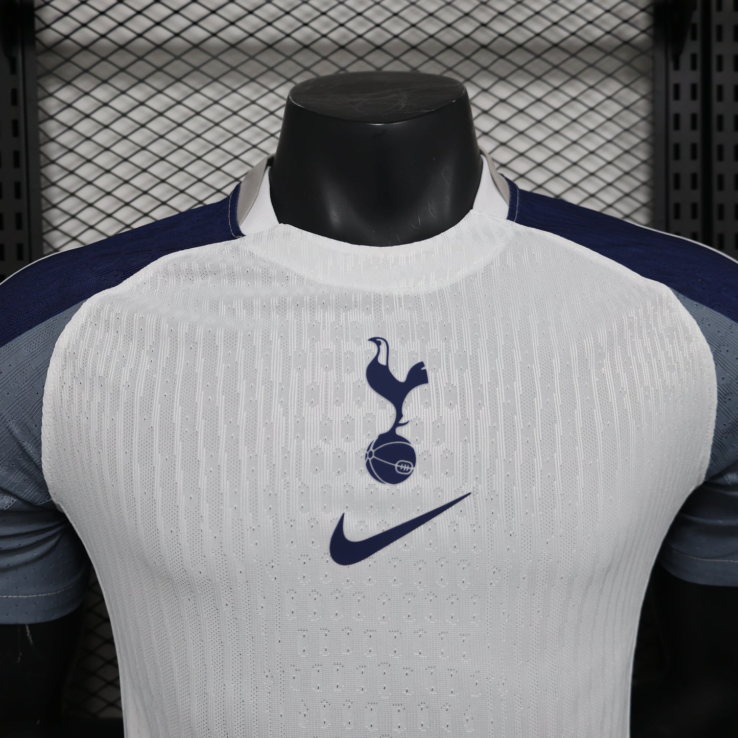 2026 New Tottenham Hotspur Home Player Version Jersey sports jersey product view 3