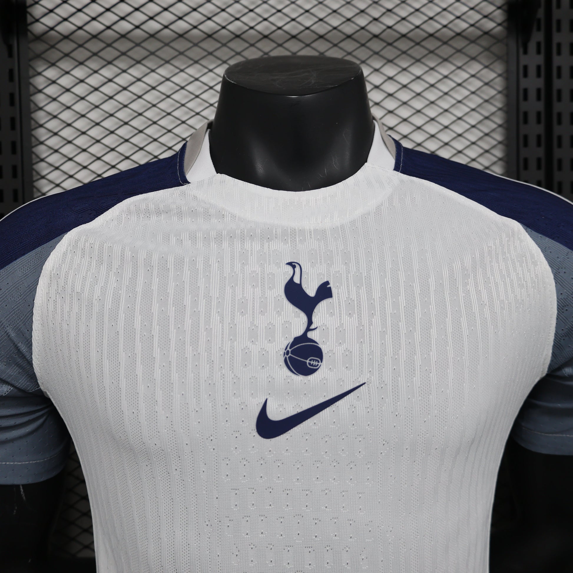 2026 New Tottenham Hotspur Home Player Version Jersey sports jersey product view 3