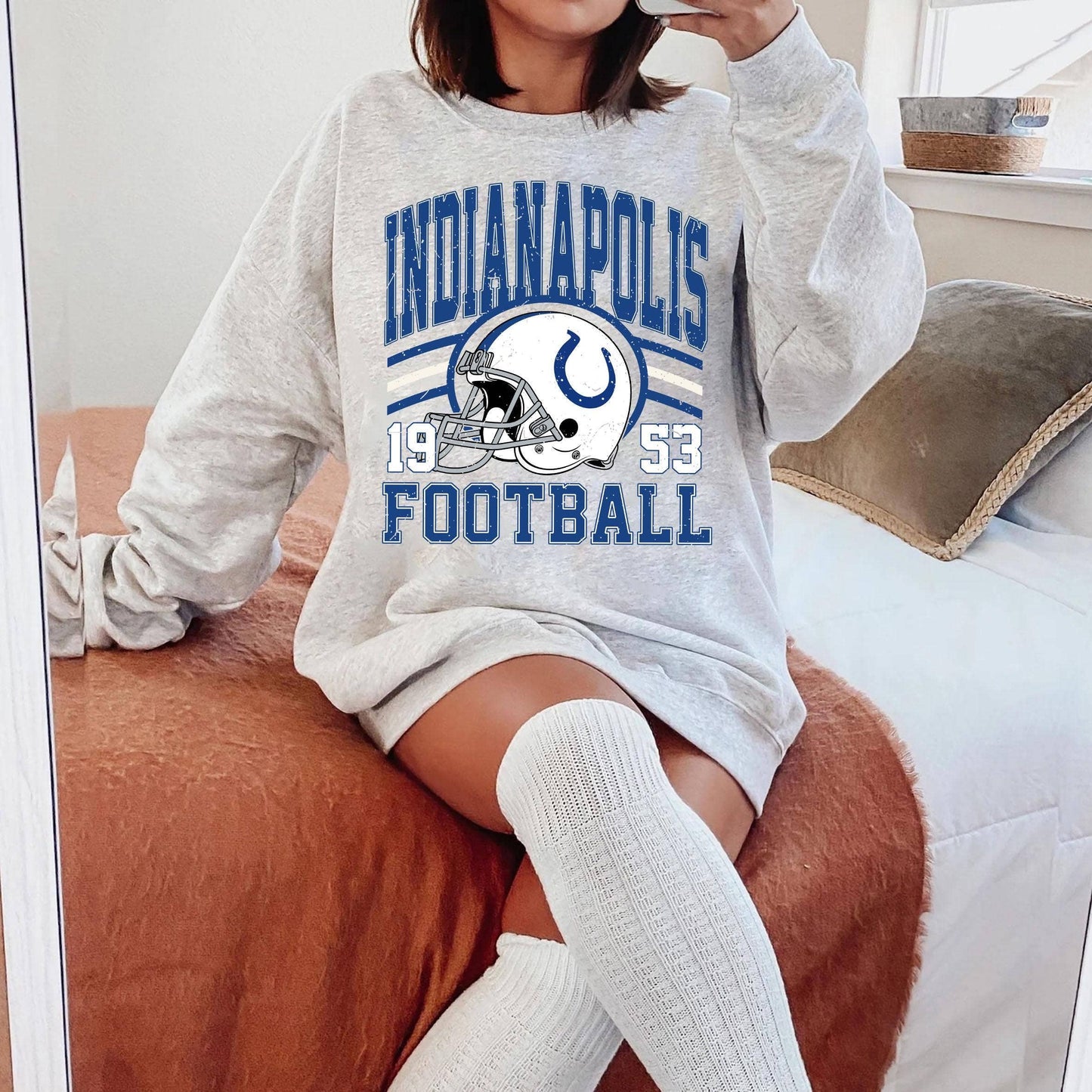 Vintage Indianapolis Football Fan Sweatshirt Unisex T-shirt, Sweatshirt, Hoodie, Long Sleeve Tee - T-Shirt, Sweatshirt, Hoodie