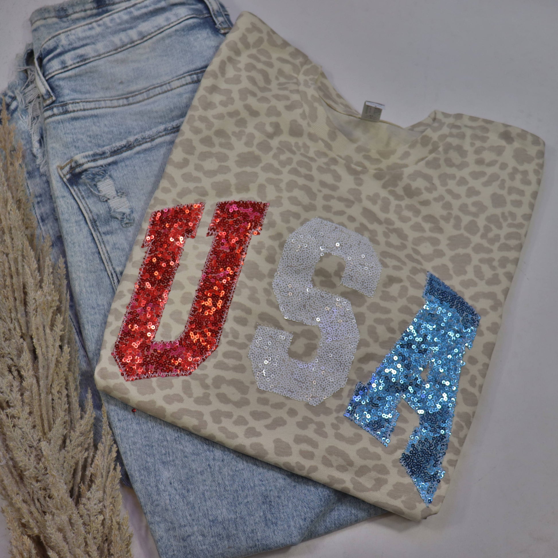 Leopard USA Patriotic 4th of July Short Sleeve Unisex T-shirt, Sweatshirt, Hoodie, Long Sleeve Tee - T-Shirt, Sweatshirt, Hoodie