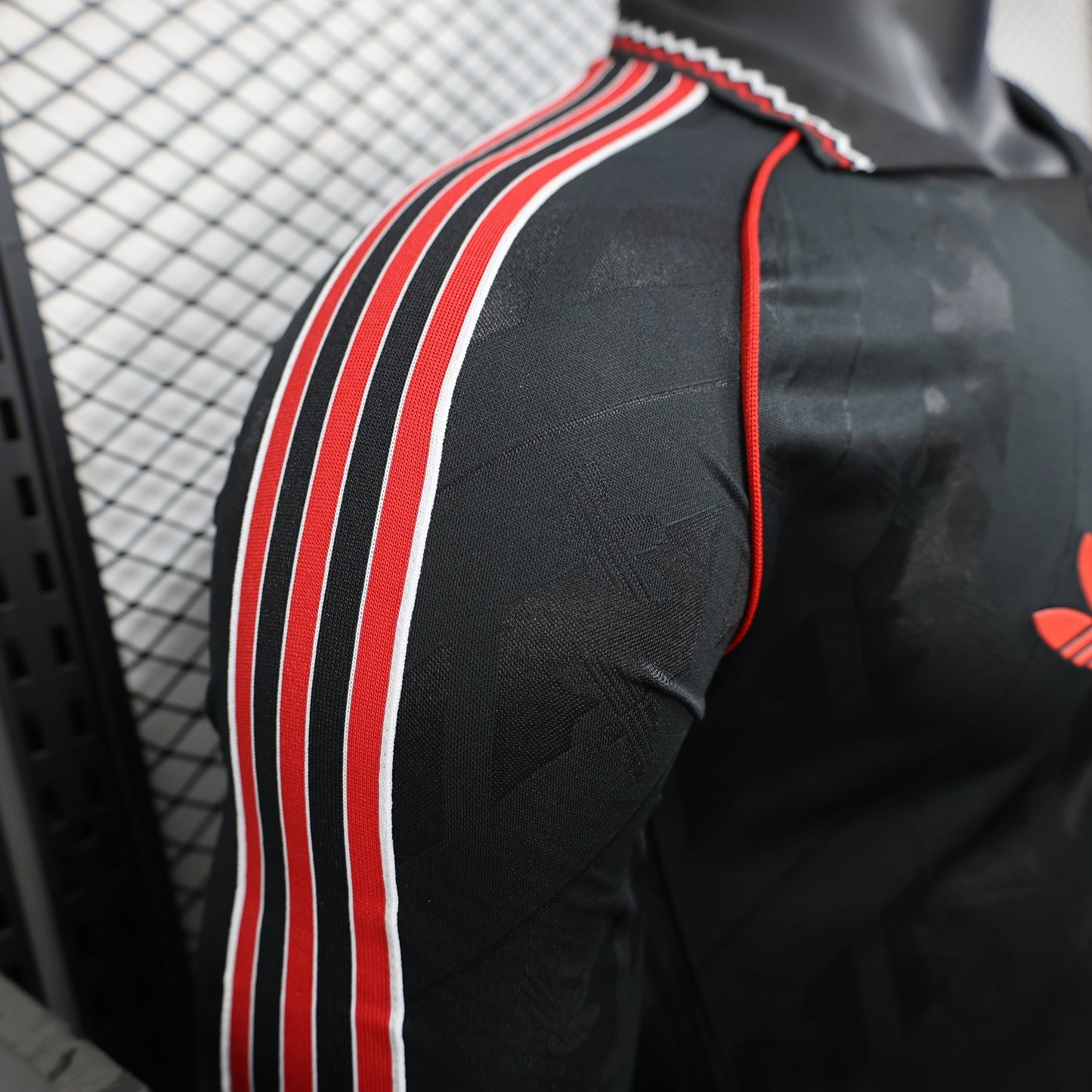 2026 Manchester United Retro Player Jersey sports jersey product view 3