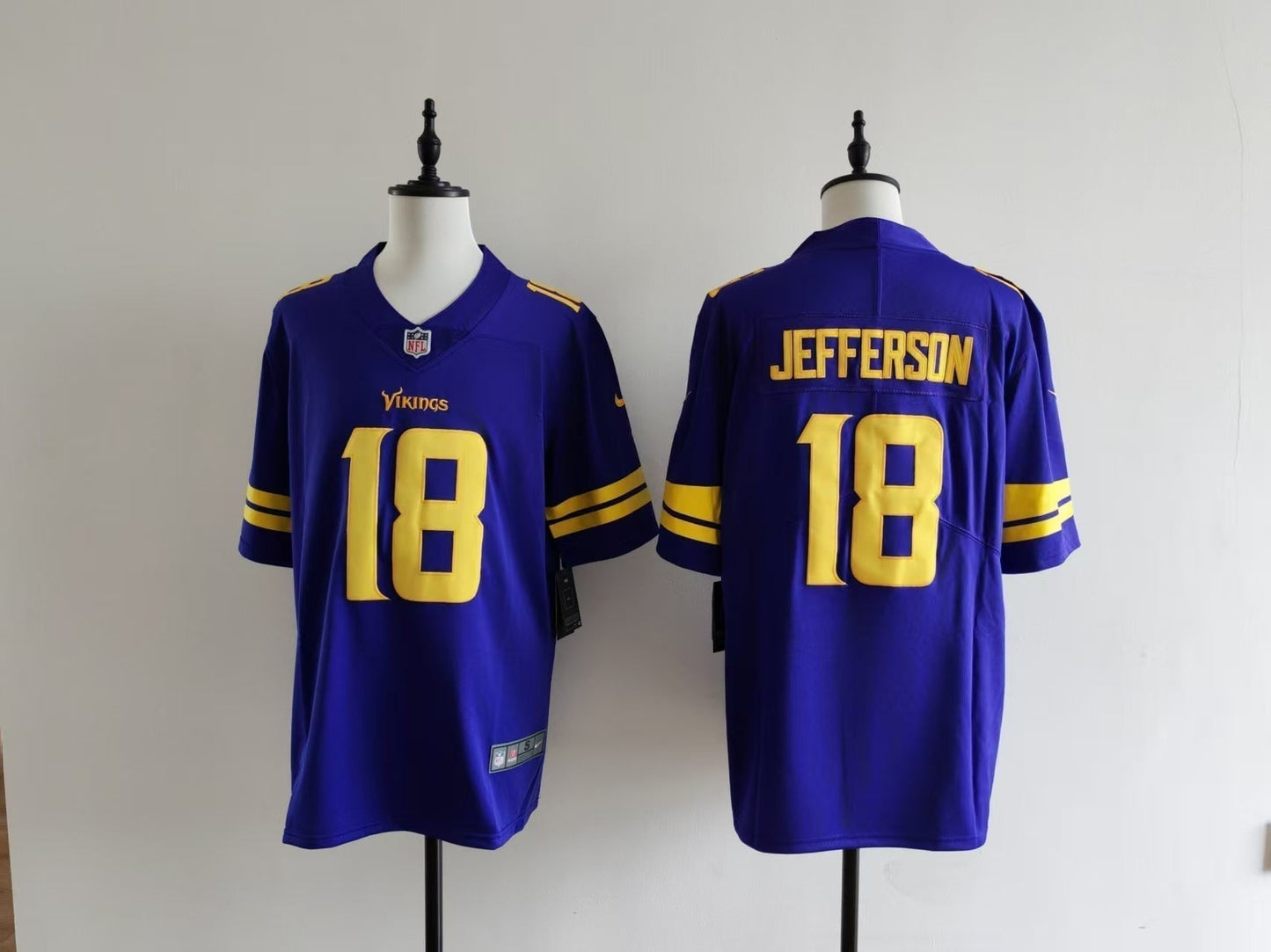 Men's Minnesota Vikings Justin Jefferson Jersey - Purple football jersey product view 1