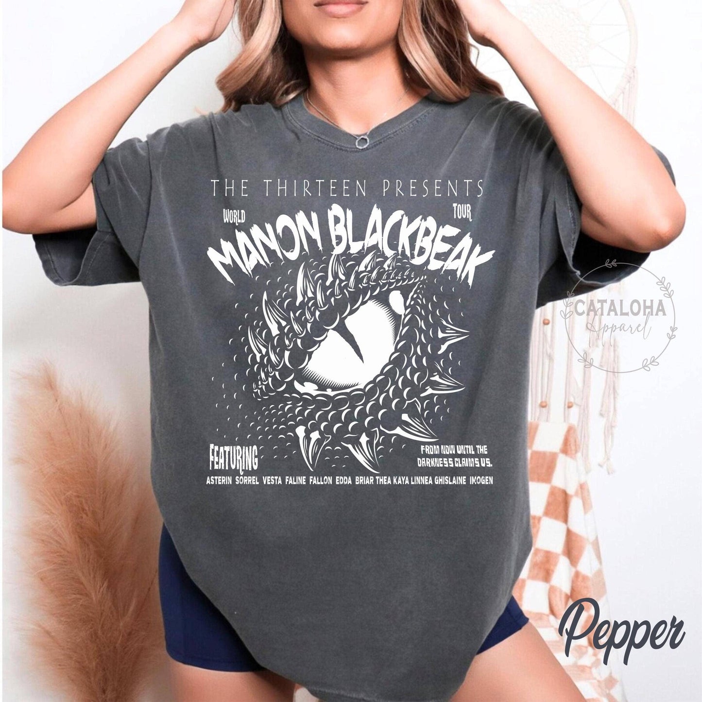 Manon Blackbeak Throne of Glass Shirt - Sarah J Maas Merch Unisex T-shirt, Sweatshirt, Hoodie, Long Sleeve Tee - T-Shirt, Sweatshirt, Hoodie