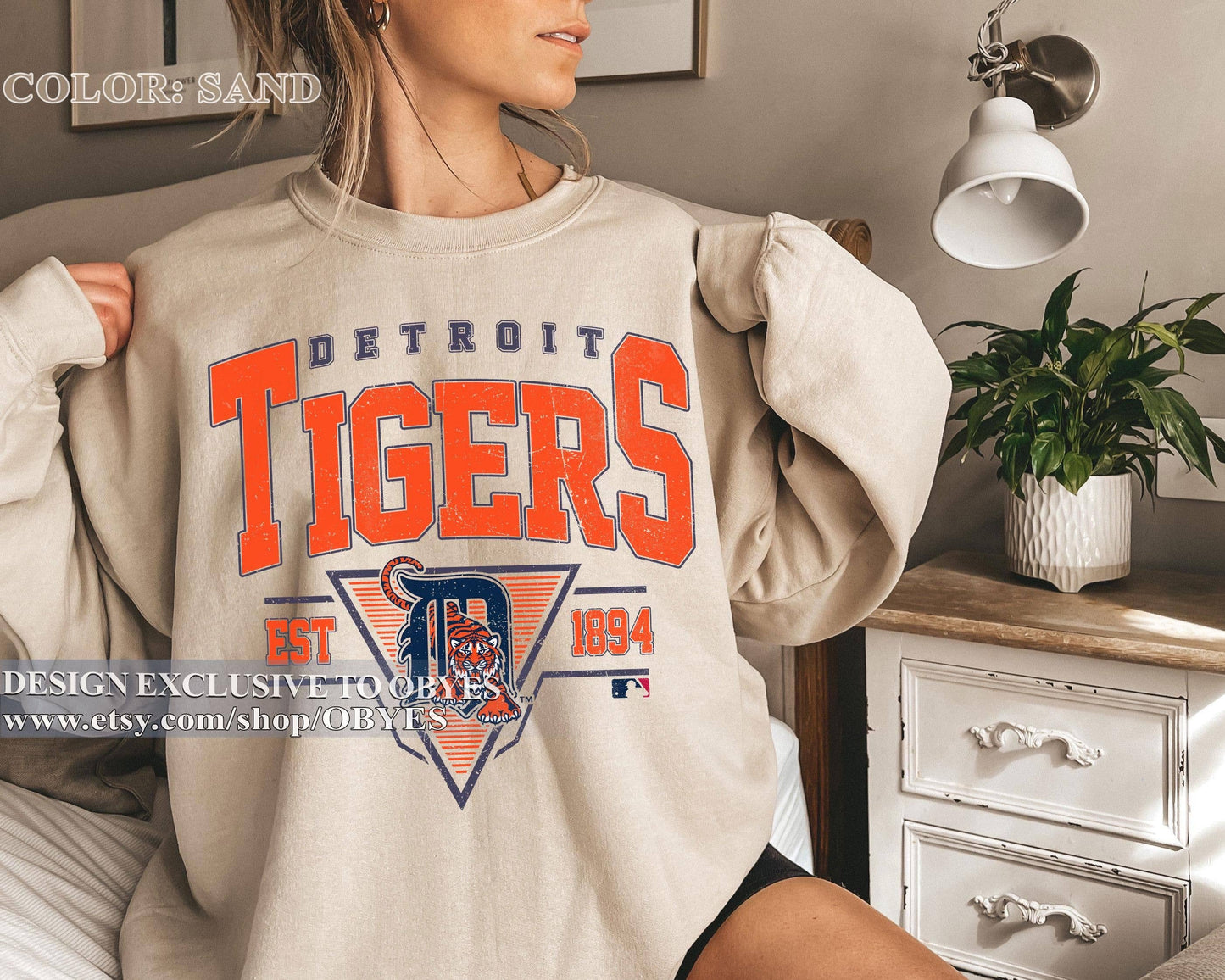 Detroit Baseball Vintage Style Sweatshirt Unisex T-shirt, Sweatshirt, Hoodie, Long Sleeve Tee - T-Shirt, Sweatshirt, Hoodie