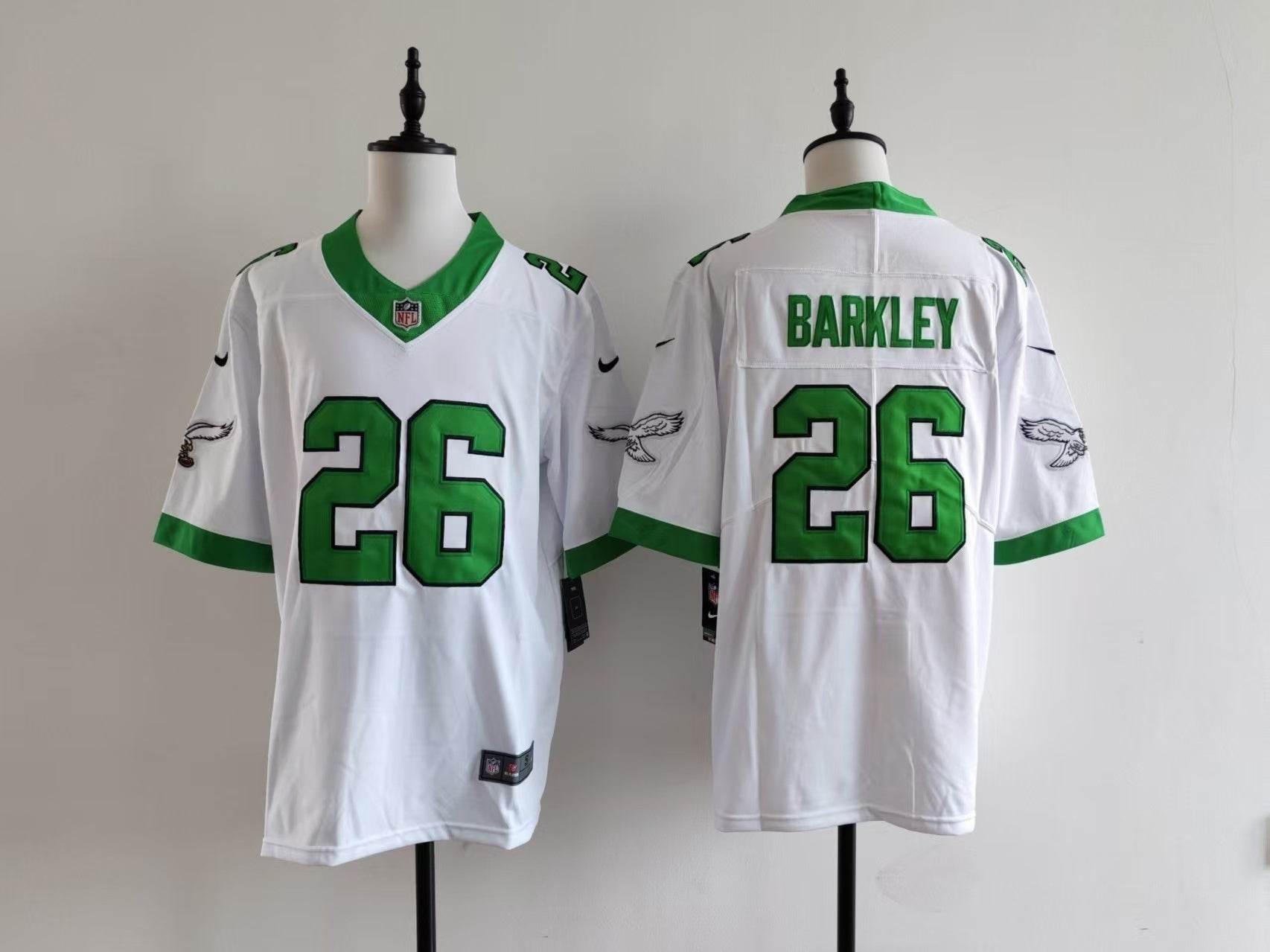 Men's Philadelphia Eagles Saquon Barkley Jersey-White with green printing football jersey product view 1