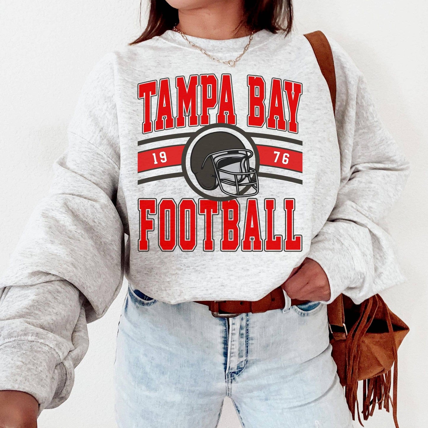 Retro Tampa Bay Buccaneers Football Fan Sweatshirt Unisex T-shirt, Sweatshirt, Hoodie, Long Sleeve Tee - T-Shirt, Sweatshirt, Hoodie