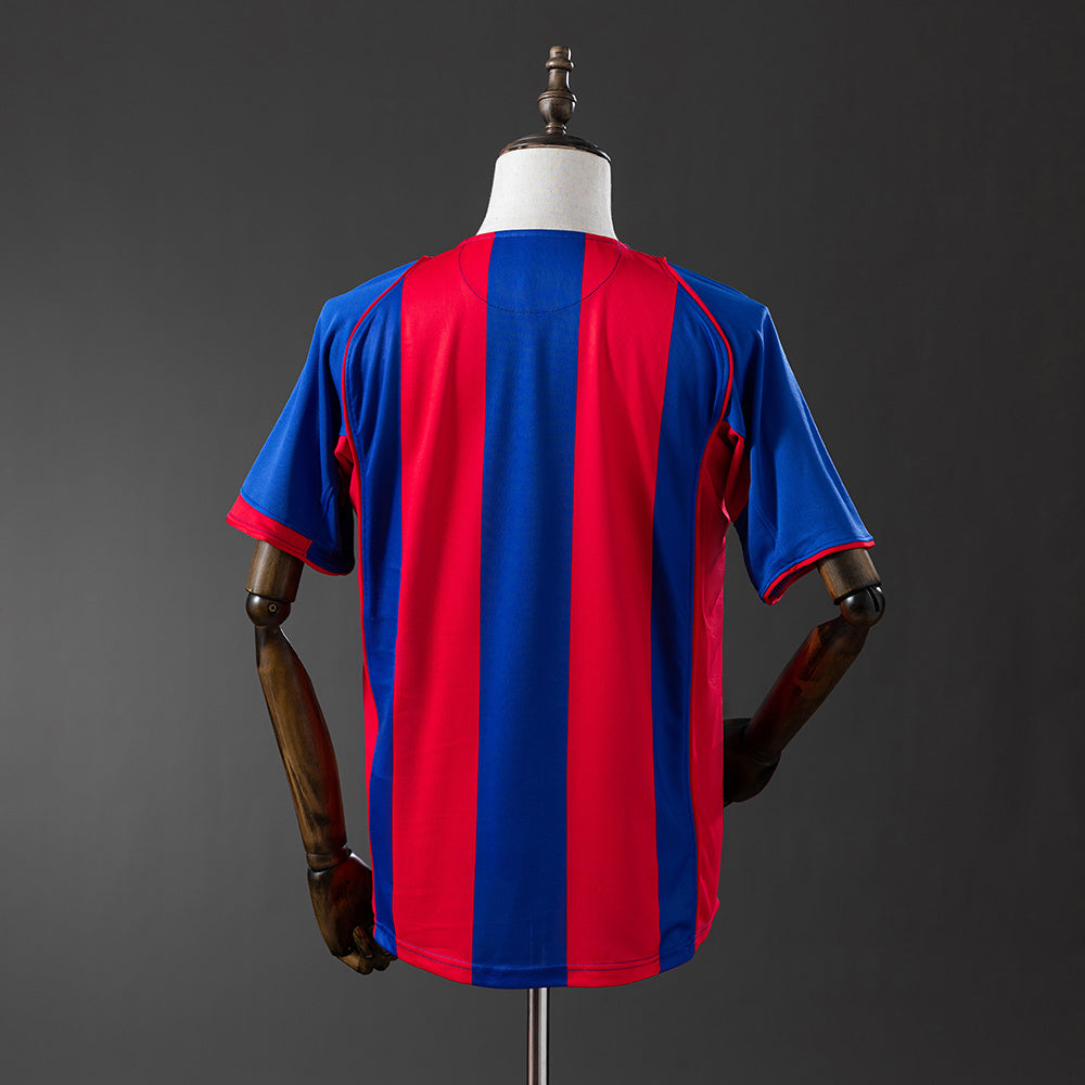 Barcelona 04/05 Home Retro Jersey sports jersey product view 2