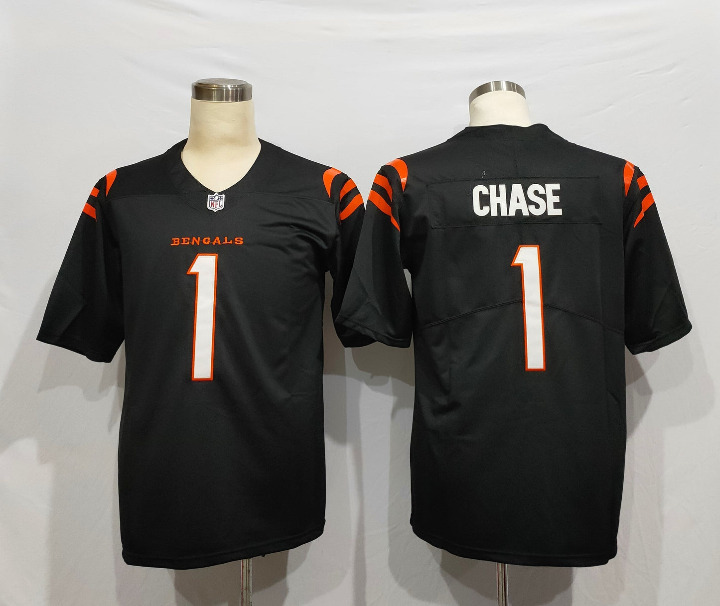 Men's Cincinnati Bengals Ja'Marr Chase #1 Black Game Jersey2 football jersey product view 1