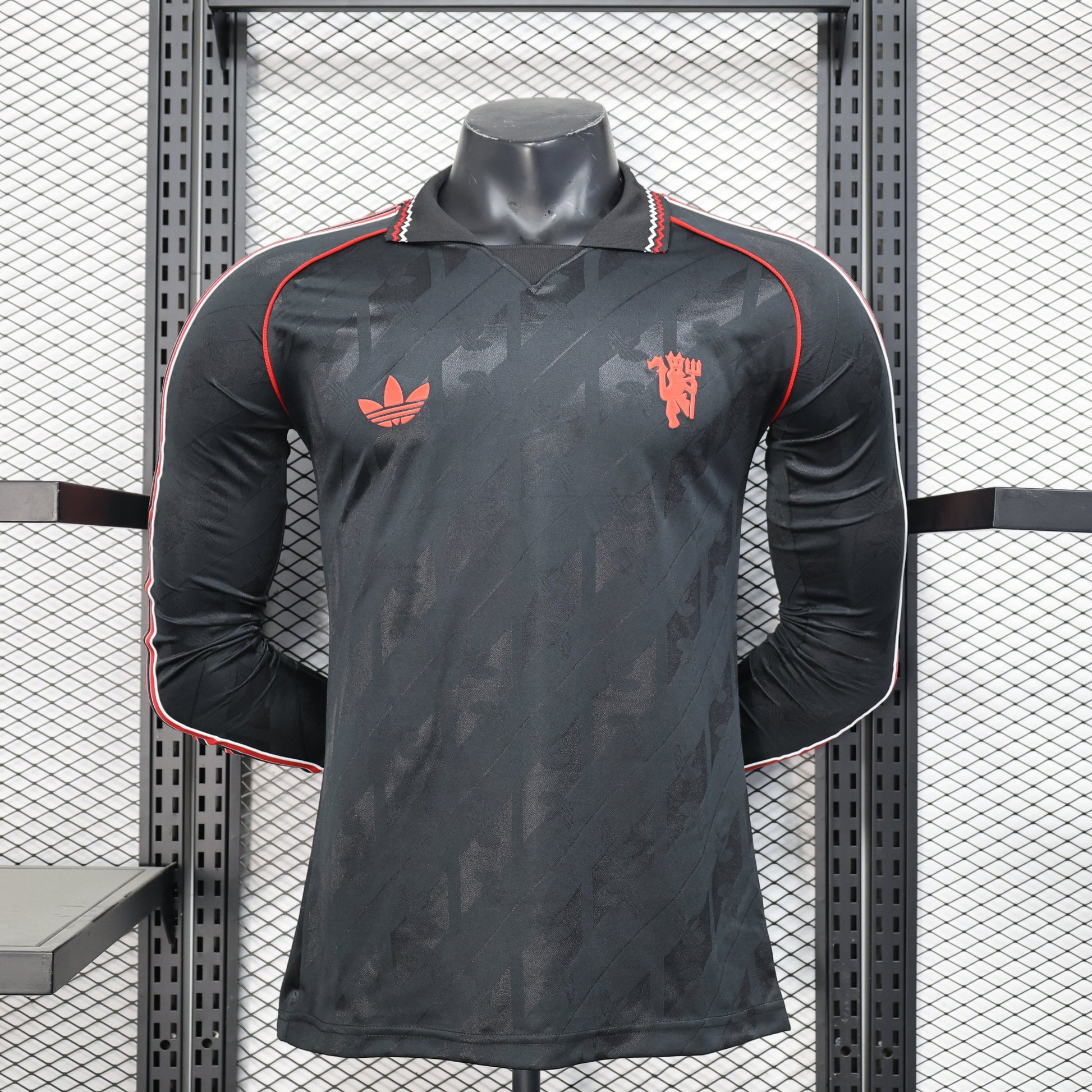 2026 Manchester United Retro Player Jersey sports jersey product view 1