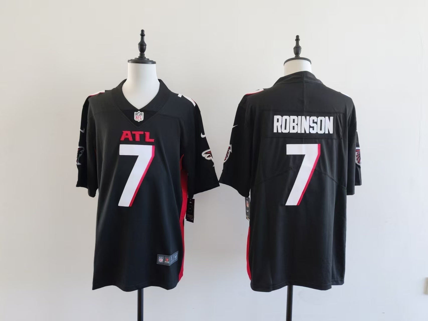 Men's Atlanta Falcons Bijan Robinson Jersey-Black football jersey product view 1