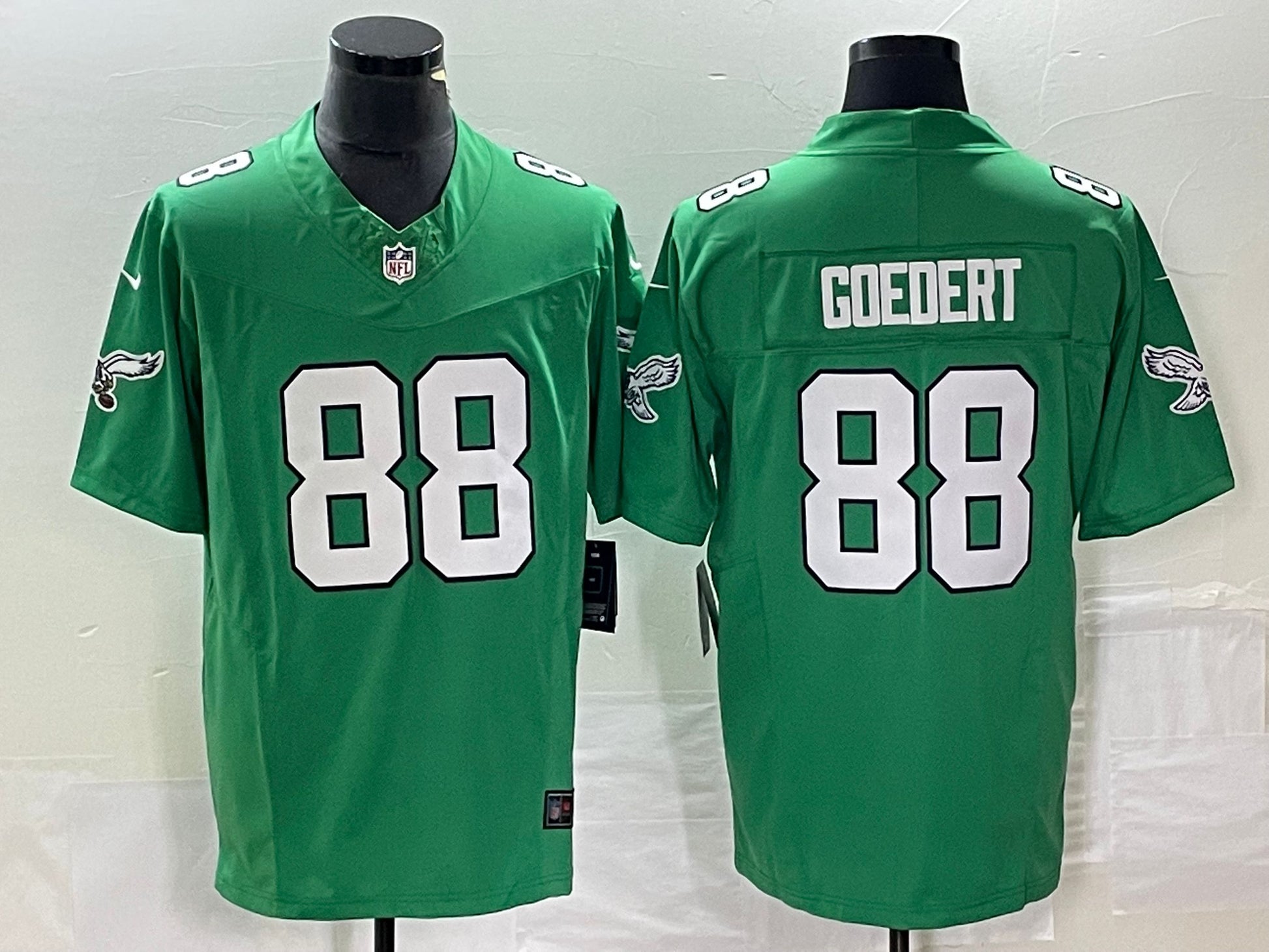 Men's Philadelphia Eagles Dallas Goedert Kelly Green Game Jersey football jersey product view 1
