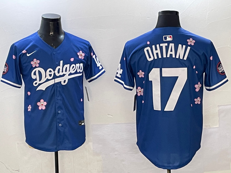 Men's Los Angeles Dodgers Shohei Ohtani #17 Royal Alternate Replica Player Jersey baseball jersey product view 1
