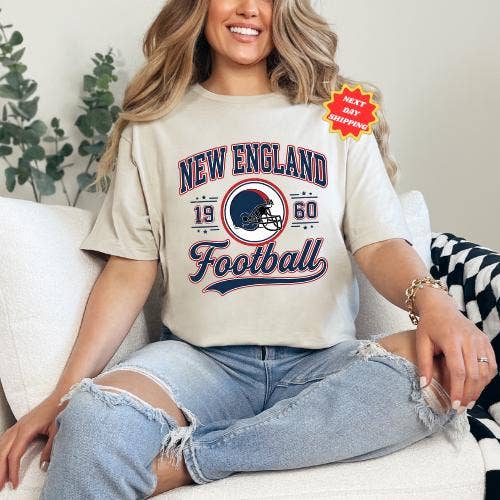 Vintage New England Football Mascot T-Shirt Unisex T-shirt, Sweatshirt, Hoodie, Long Sleeve Tee - T-Shirt, Sweatshirt, Hoodie