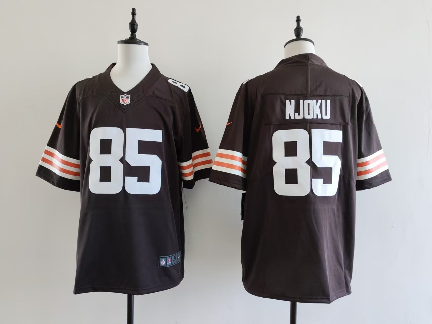 Men's Cleveland Browns David Njoku Jersey-Brown football jersey product view 1