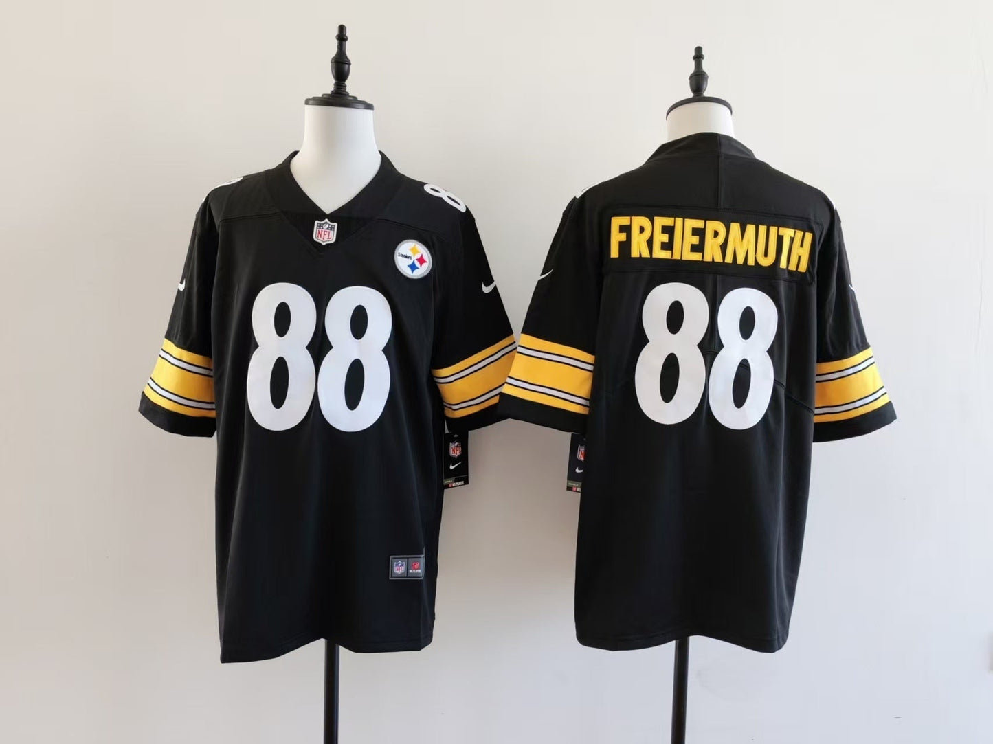 Men's Pittsburgh Steelers Pat Freiermuth Jersey - Black football jersey product view 1