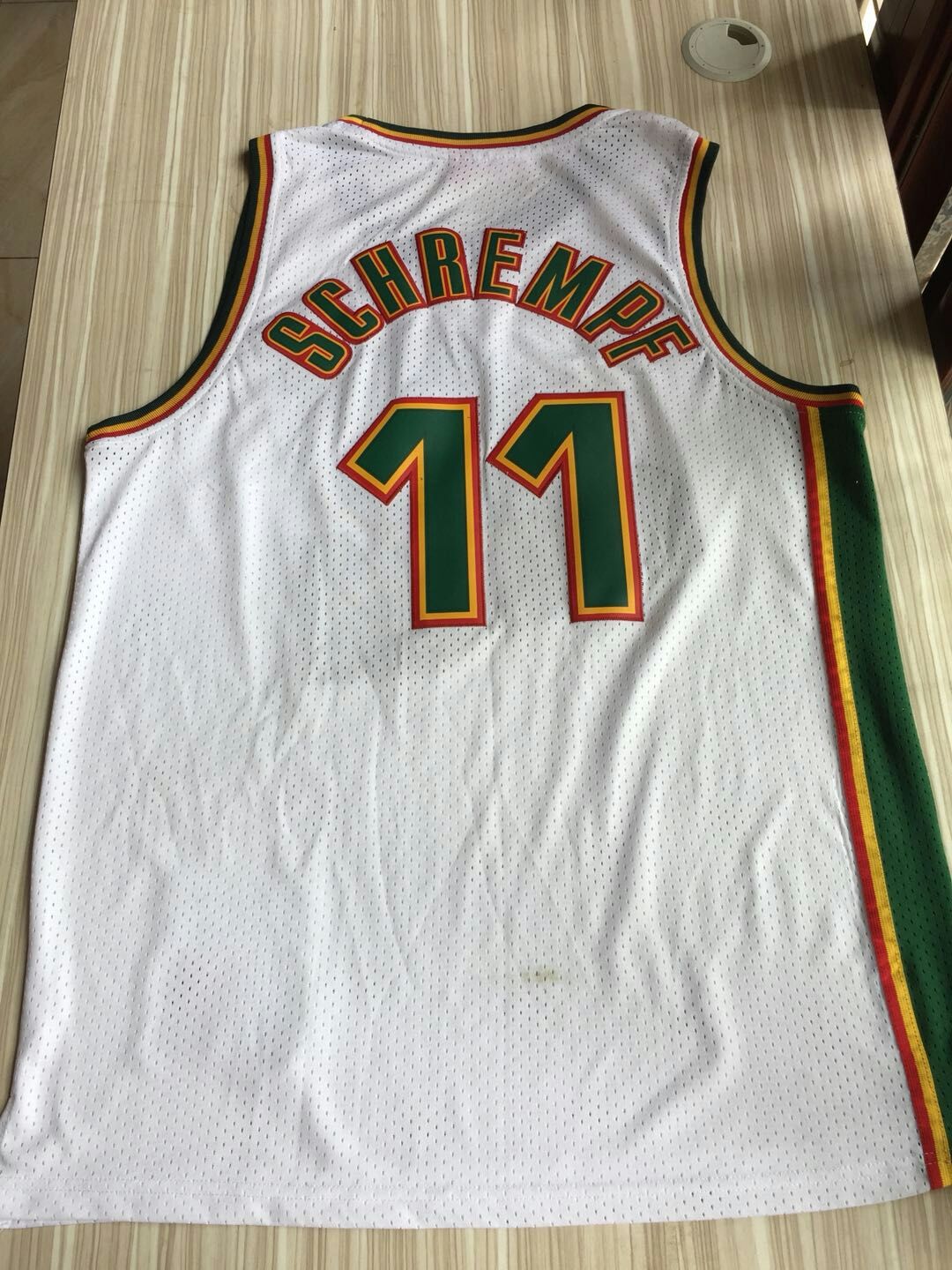 SuperSonics No. 11 Detlef Schrempf Retro White Jersey basketball jersey product view 2
