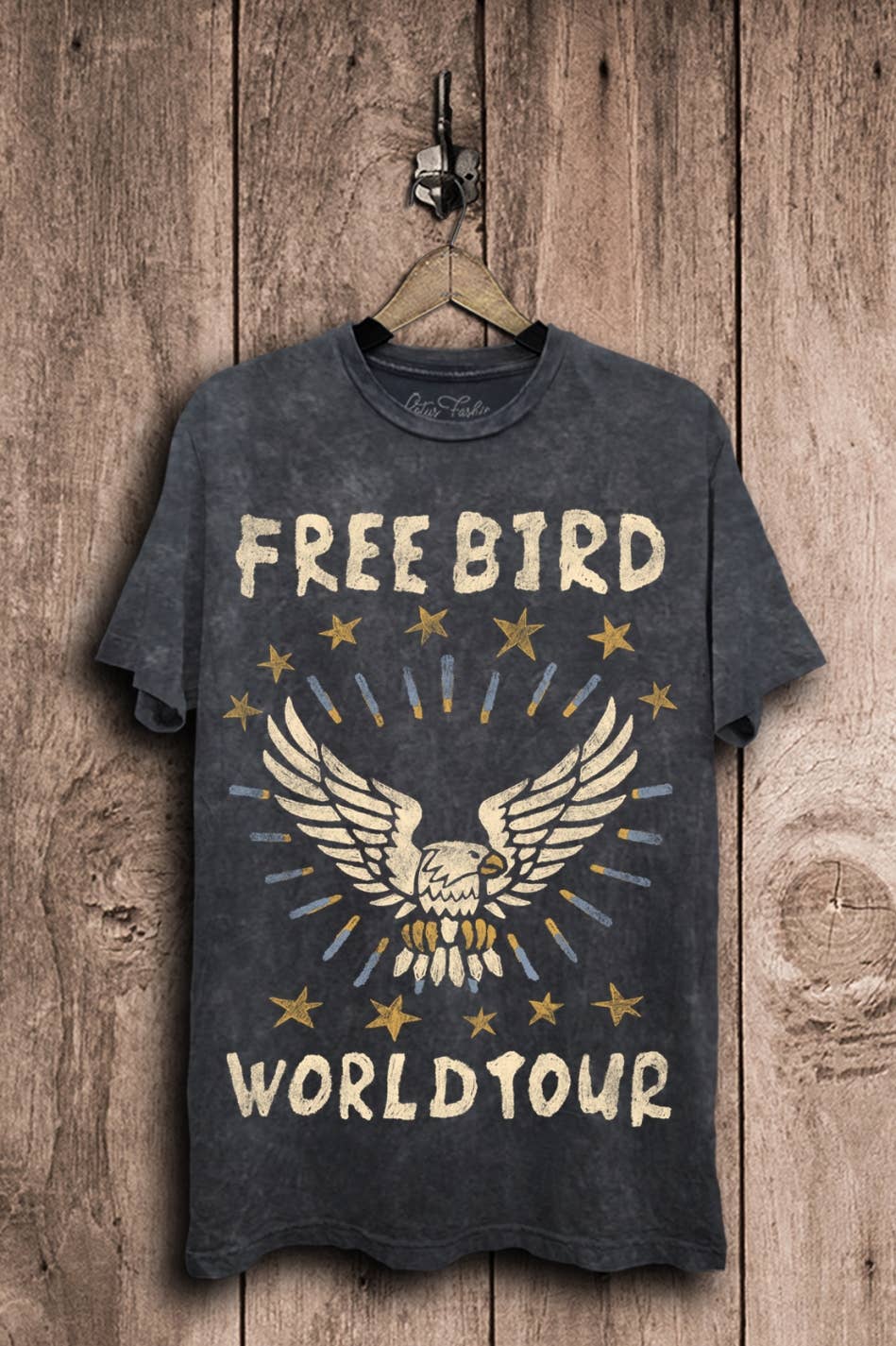 Free Bird World Tour Graphic Top Unisex T-shirt, Sweatshirt, Hoodie, Long Sleeve Tee - T-Shirt, Sweatshirt, Hoodie