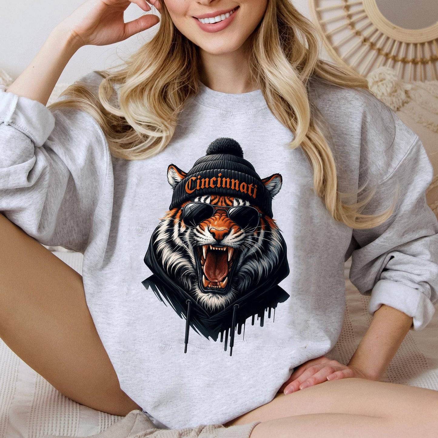 Cincinnati Football Game Day Sweatshirt Unisex T-shirt, Sweatshirt, Hoodie, Long Sleeve Tee - T-Shirt, Sweatshirt, Hoodie