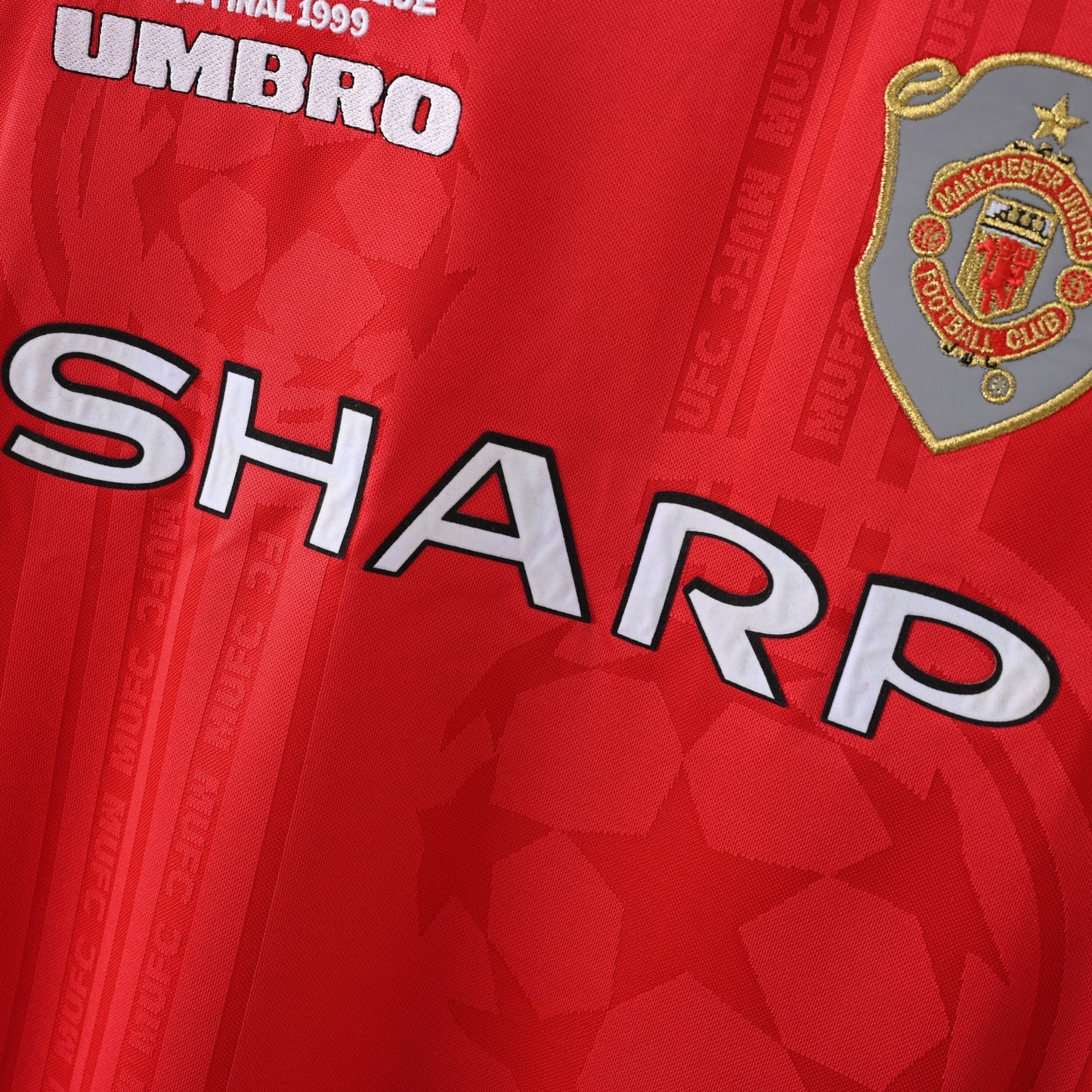 1999 Manchester United Home Long Sleeve sports jersey product view 3