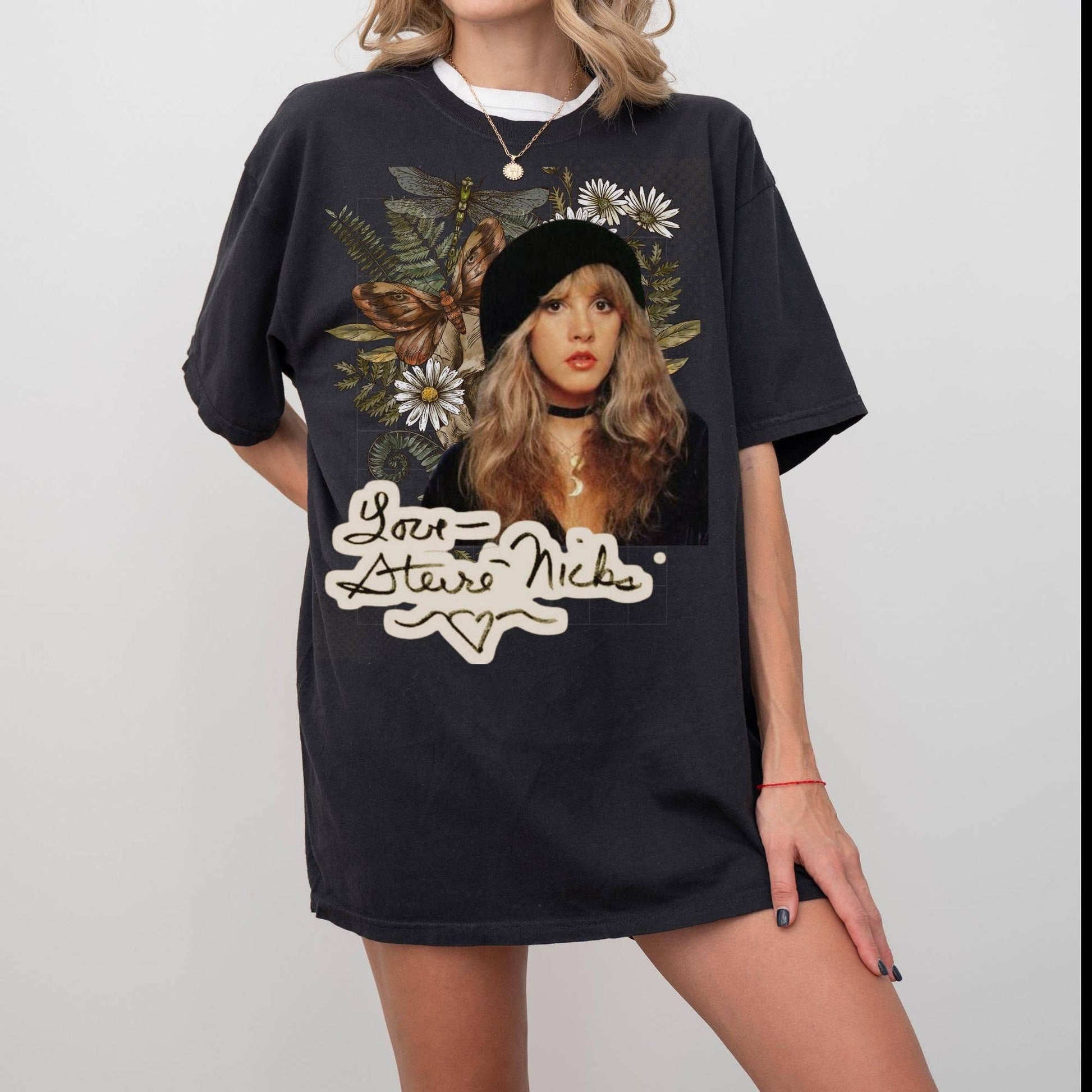 Stevie Nicks Retro World Tour Merch Shirt Unisex T-shirt, Sweatshirt, Hoodie, Long Sleeve Tee - T-Shirt, Sweatshirt, Hoodie