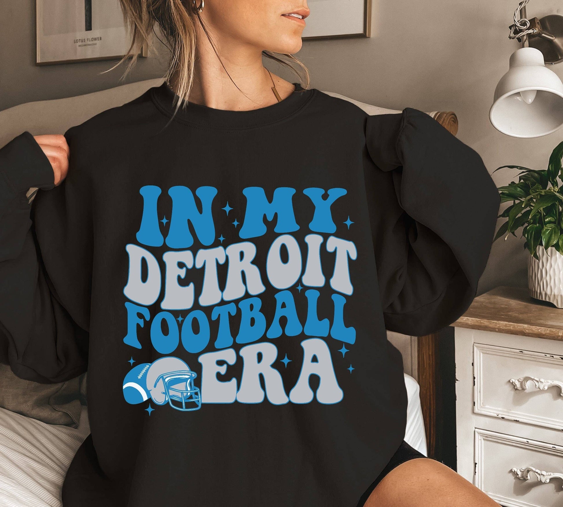 Detroit Lions Vintage Crewneck Retro Style Fan Gift Unisex T-shirt, Sweatshirt, Hoodie, Long Sleeve Tee - T-Shirt, Sweatshirt, Hoodie