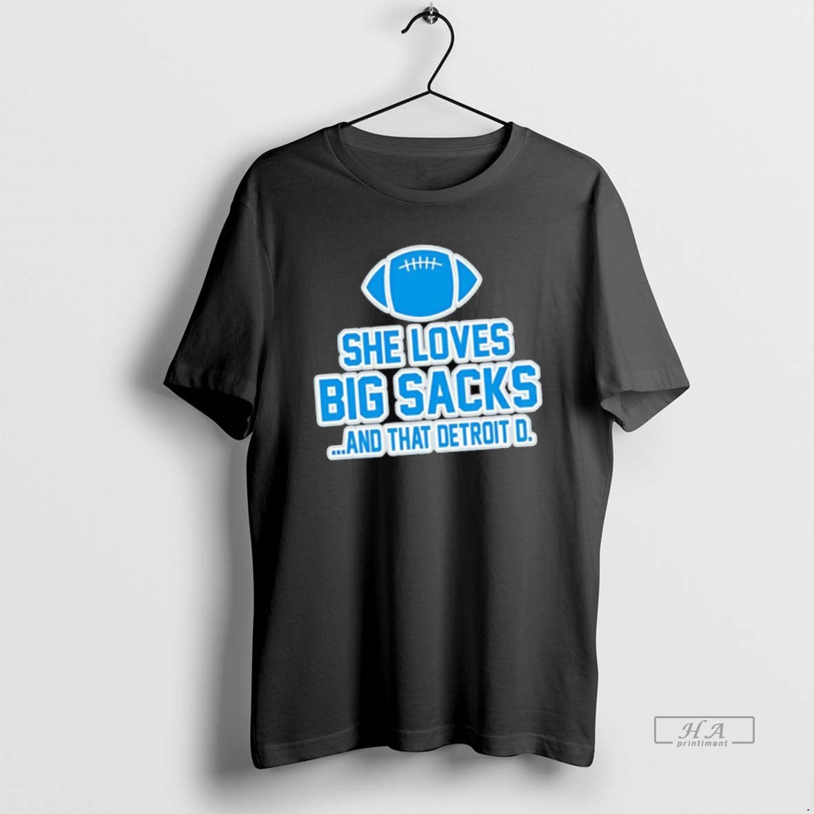 Official She Loves Big Sacks That Detroit D Detroit Lions T-Shirts, Hoodie, Sweatshirt - T-Shirt, Sweatshirt, Hoodie