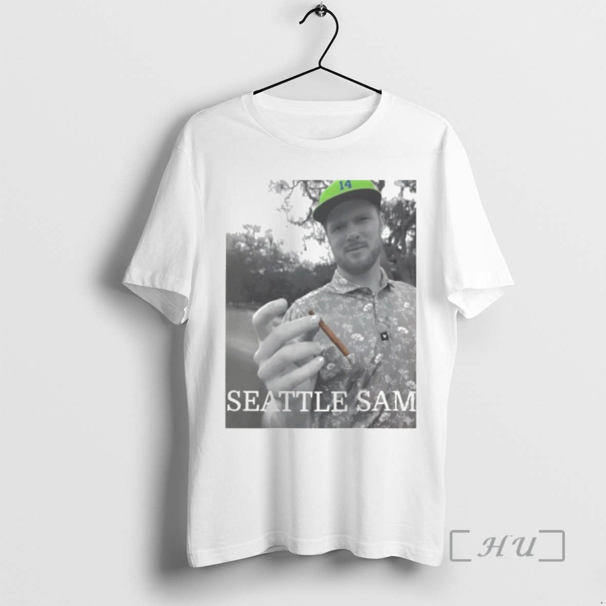 Officials Seattle Sam Football Photo Darnold Qb Smoking Sam T-Shirts, Hoodie, Sweatshirt - T-Shirt, Sweatshirt, Hoodie