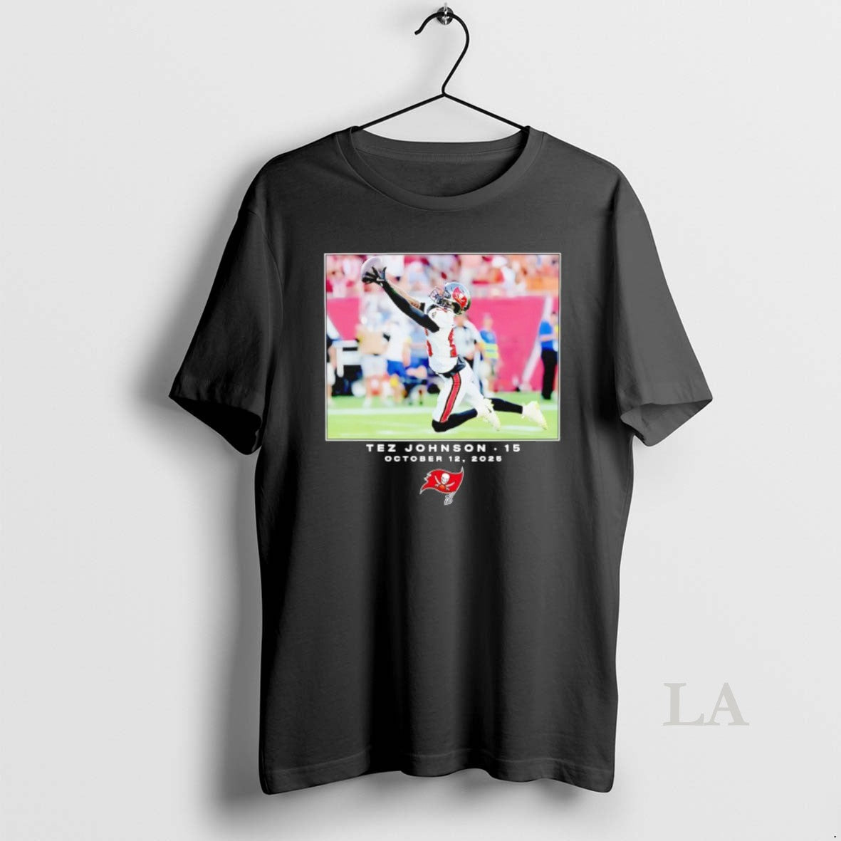 Original Tez Johnson Tampa Bay Buccaneers Football 2025 Photo T-Shirts, Hoodie, Sweatshirt - T-Shirt, Sweatshirt, Hoodie