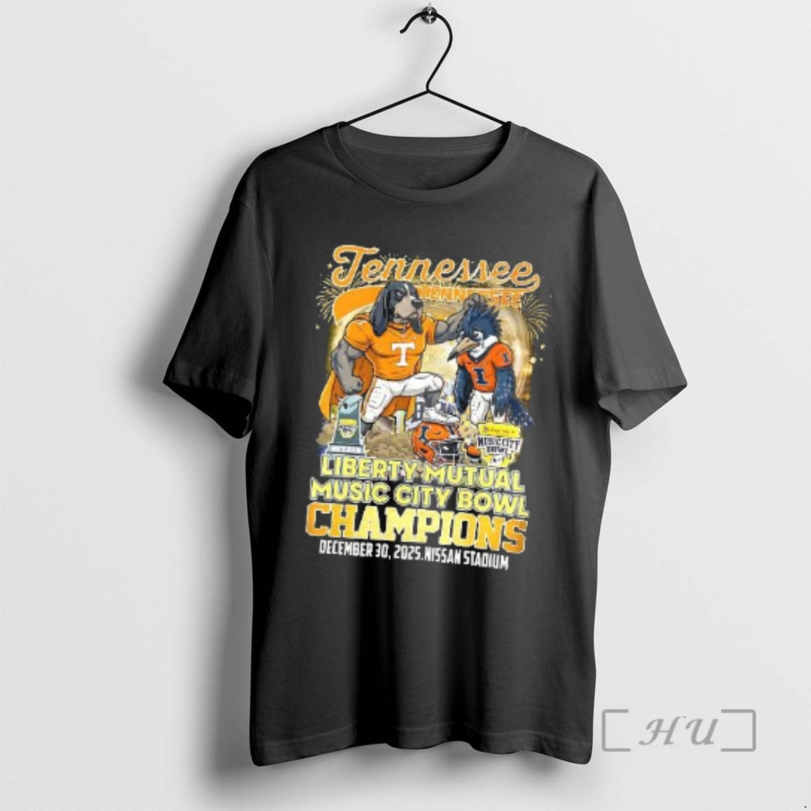 Trending Tennessee Volunteers Beat Illinois Fighting Illini Liberty Mutual Music City Bowl 2025 Mascot T-Shirts, Hoodie, Sweatshirt - T-Shirt, Sweatshirt, Hoodie