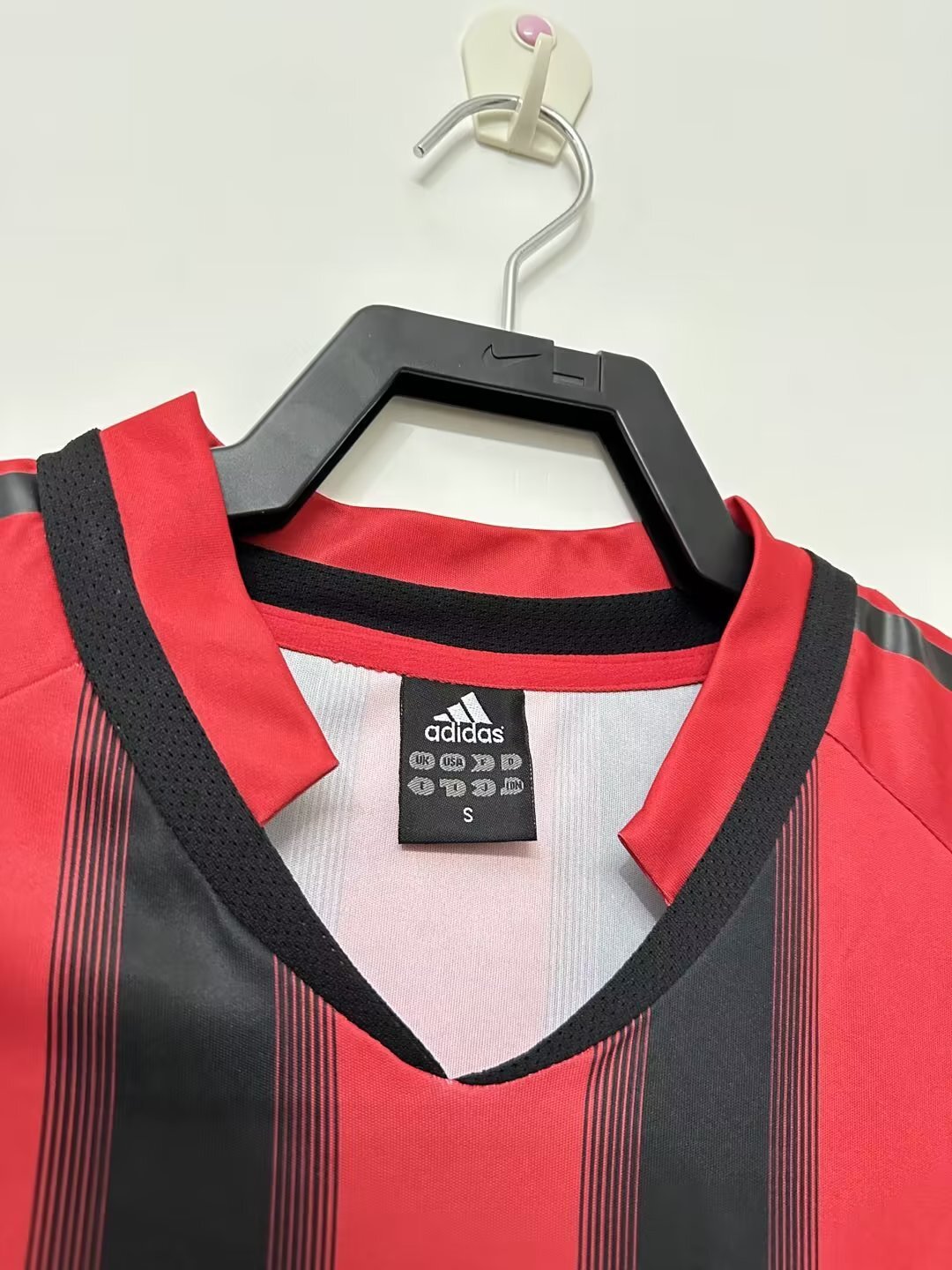 2004-05 AC Milan Home Jersey sports jersey product view 3
