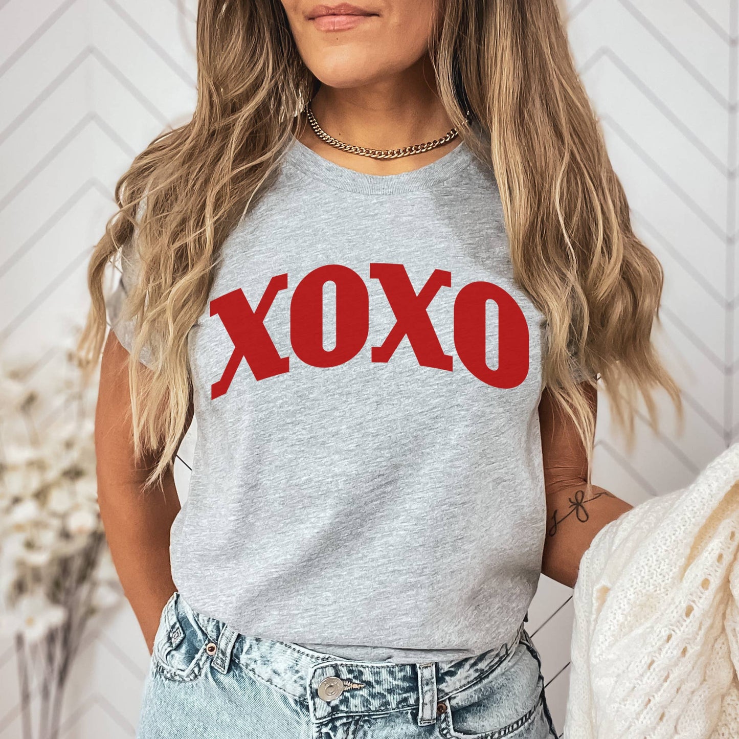 Xoxo Tee | Valentine's Day | Sizes XS-2XL Unisex T-shirt, Sweatshirt, Hoodie, Long Sleeve Tee - T-Shirt, Sweatshirt, Hoodie