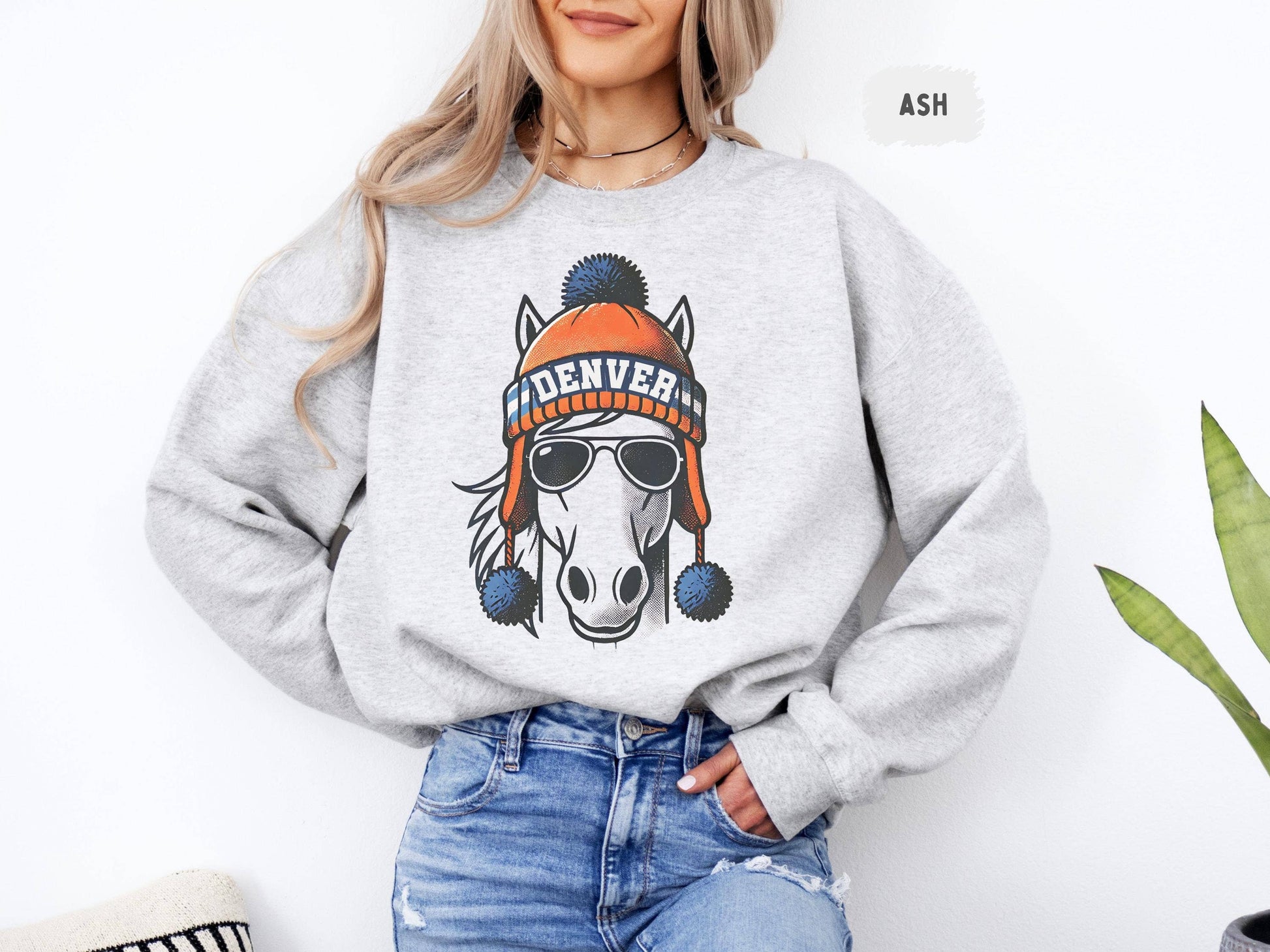 Vintage Denver Football Sweatshirt Retro Team Spirit Jumper Unisex T-shirt, Sweatshirt, Hoodie, Long Sleeve Tee - T-Shirt, Sweatshirt, Hoodie