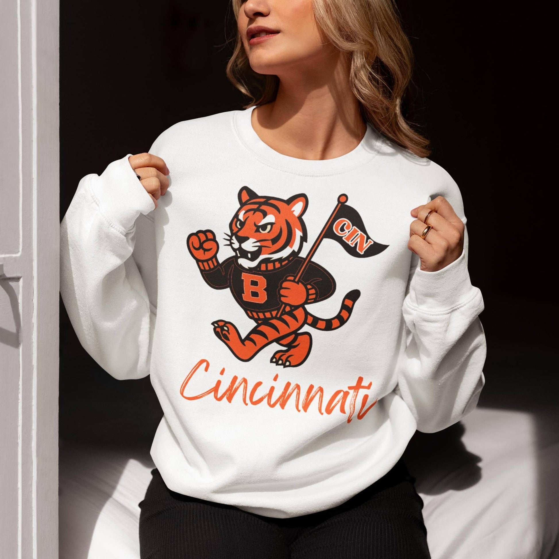Cincinnati Football Vintage Sweatshirt Shirts Unisex T-shirt, Sweatshirt, Hoodie, Long Sleeve Tee - T-Shirt, Sweatshirt, Hoodie