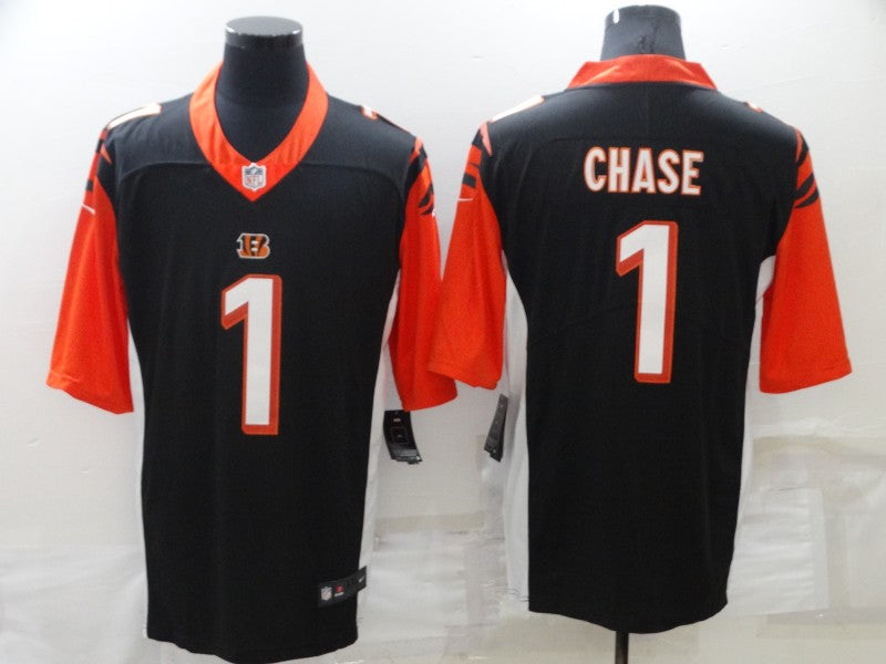 Men's Cincinnati Bengals Ja'Marr Chase Black Alternate Game Player Jersey football jersey product view 1