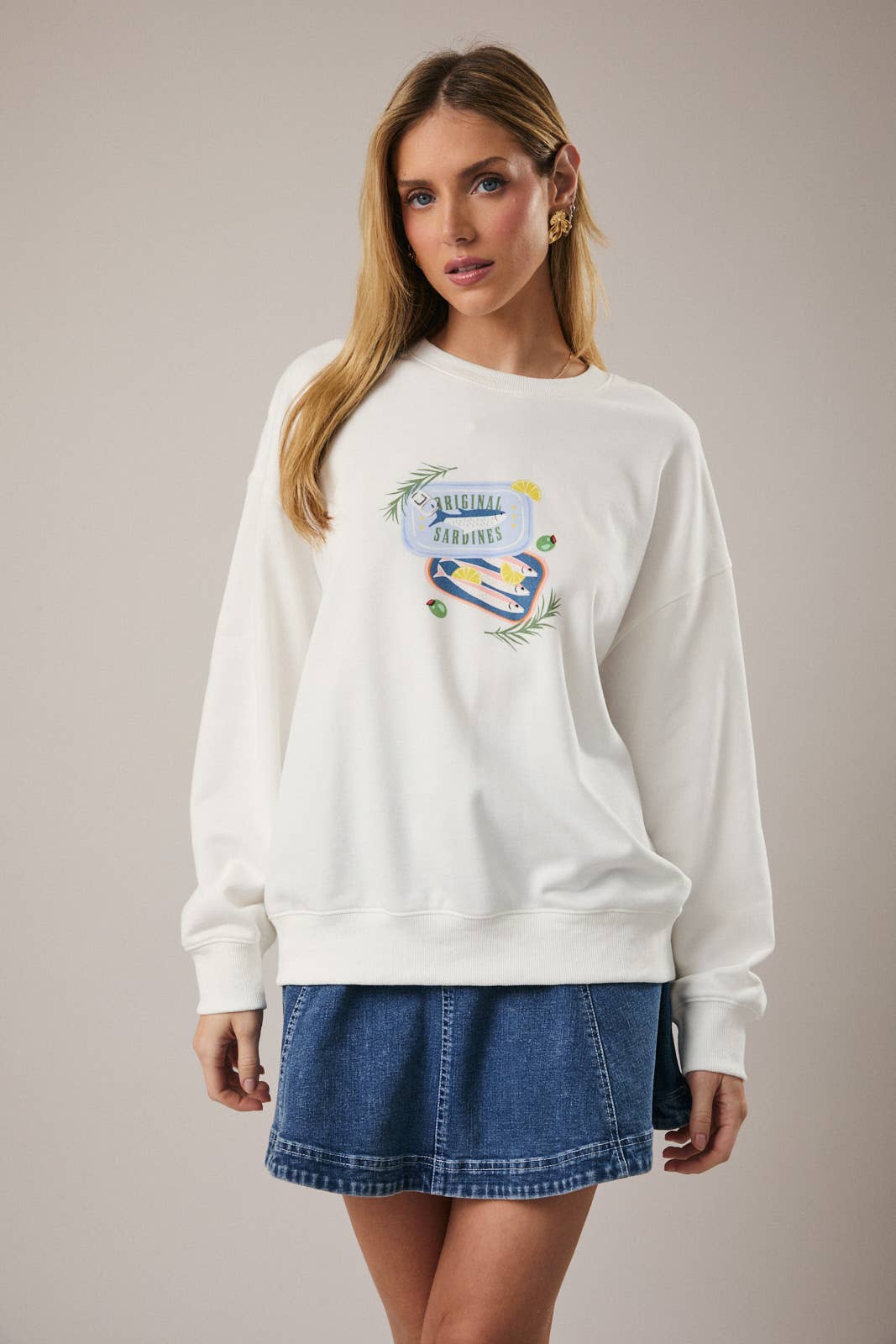 Round Neck Long Sleeve Fish Graphic Print Sweatshirt Unisex T-shirt, Sweatshirt, Hoodie, Long Sleeve Tee - T-Shirt, Sweatshirt, Hoodie