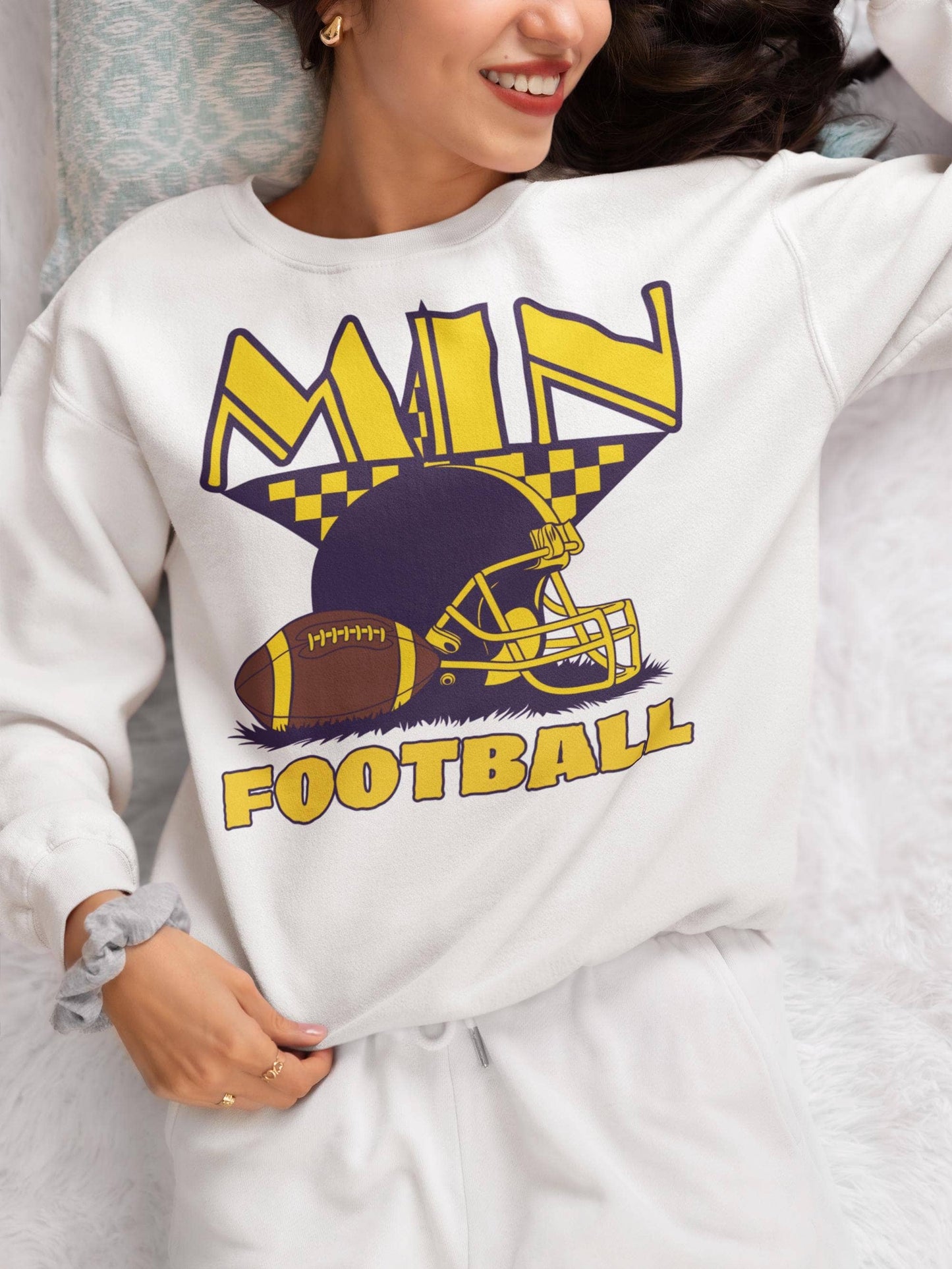Vintage Minnesota Football Crewneck Shirt Unisex T-shirt, Sweatshirt, Hoodie, Long Sleeve Tee - T-Shirt, Sweatshirt, Hoodie