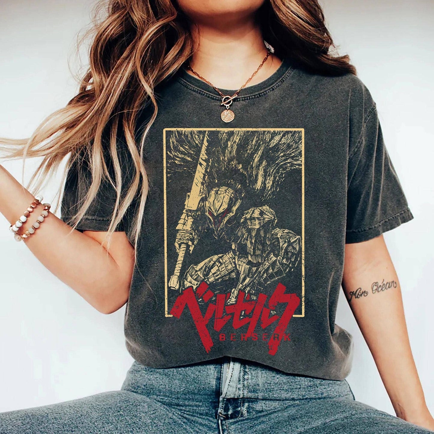 Berserk Armor Vintage Anime Manga Graphic Tee Unisex T-shirt, Sweatshirt, Hoodie, Long Sleeve Tee - T-Shirt, Sweatshirt, Hoodie