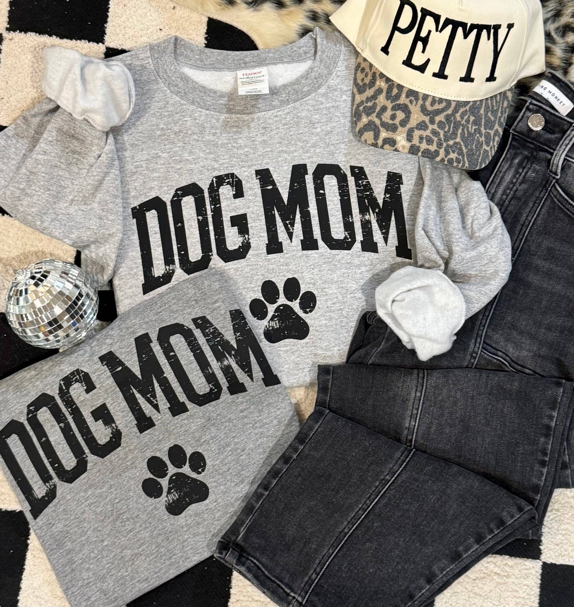 Dog Mom Paw Tee/Sweatshirt Unisex T-shirt, Sweatshirt, Hoodie, Long Sleeve Tee - T-Shirt, Sweatshirt, Hoodie