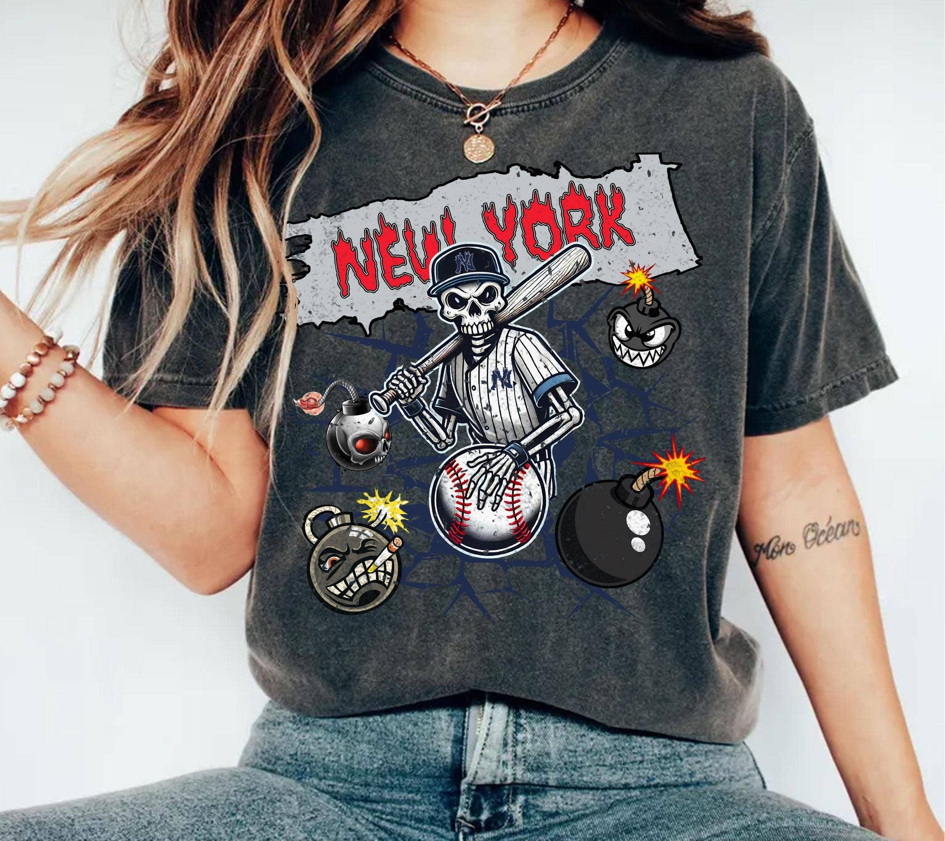 New York Yankees Retro Baseball T-Shirt  Game Day Outfit Unisex T-shirt, Sweatshirt, Hoodie, Long Sleeve Tee - T-Shirt, Sweatshirt, Hoodie