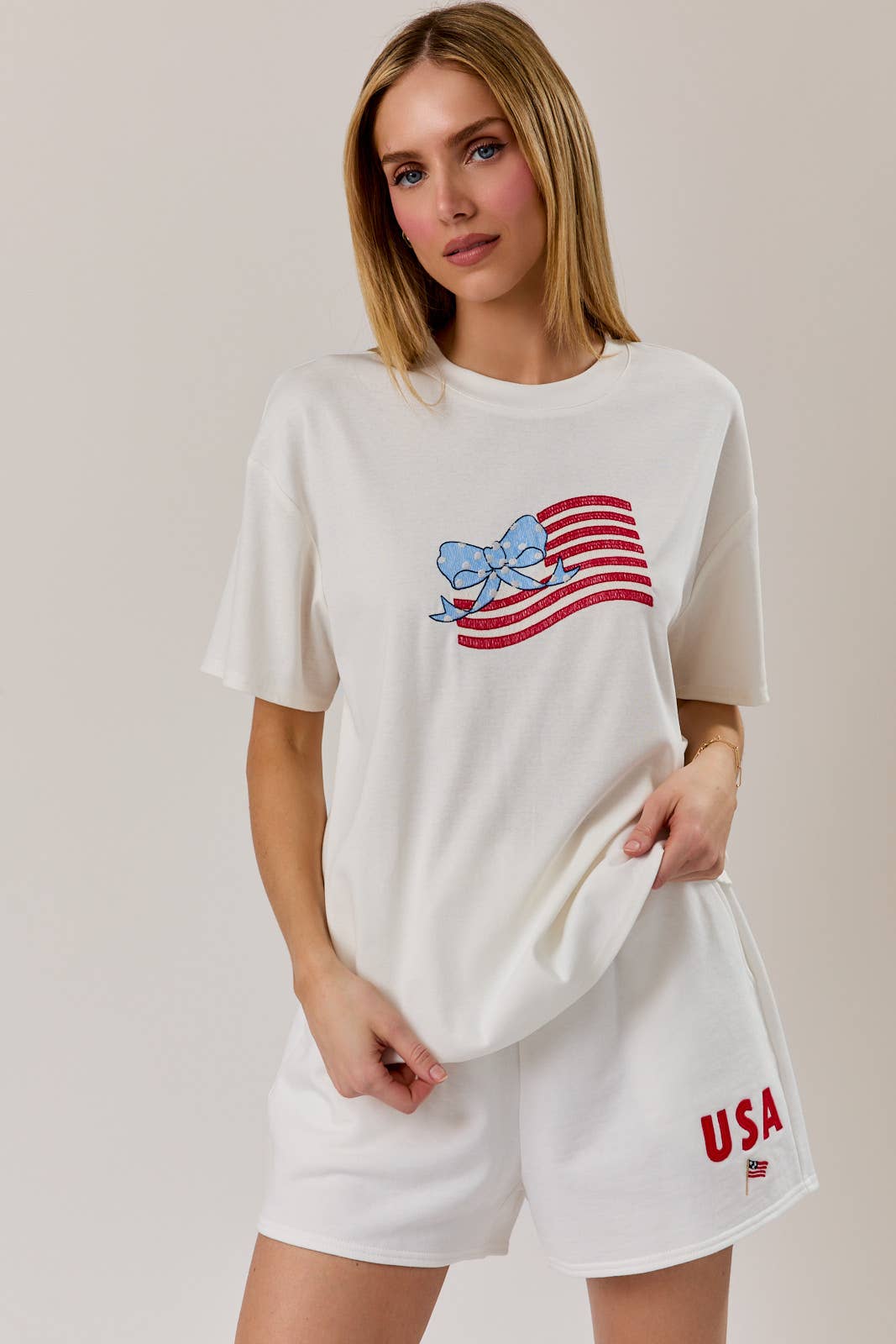 Round Neck USA Flag Graphic Embo T-Shirt Unisex T-shirt, Sweatshirt, Hoodie, Long Sleeve Tee - T-Shirt, Sweatshirt, Hoodie