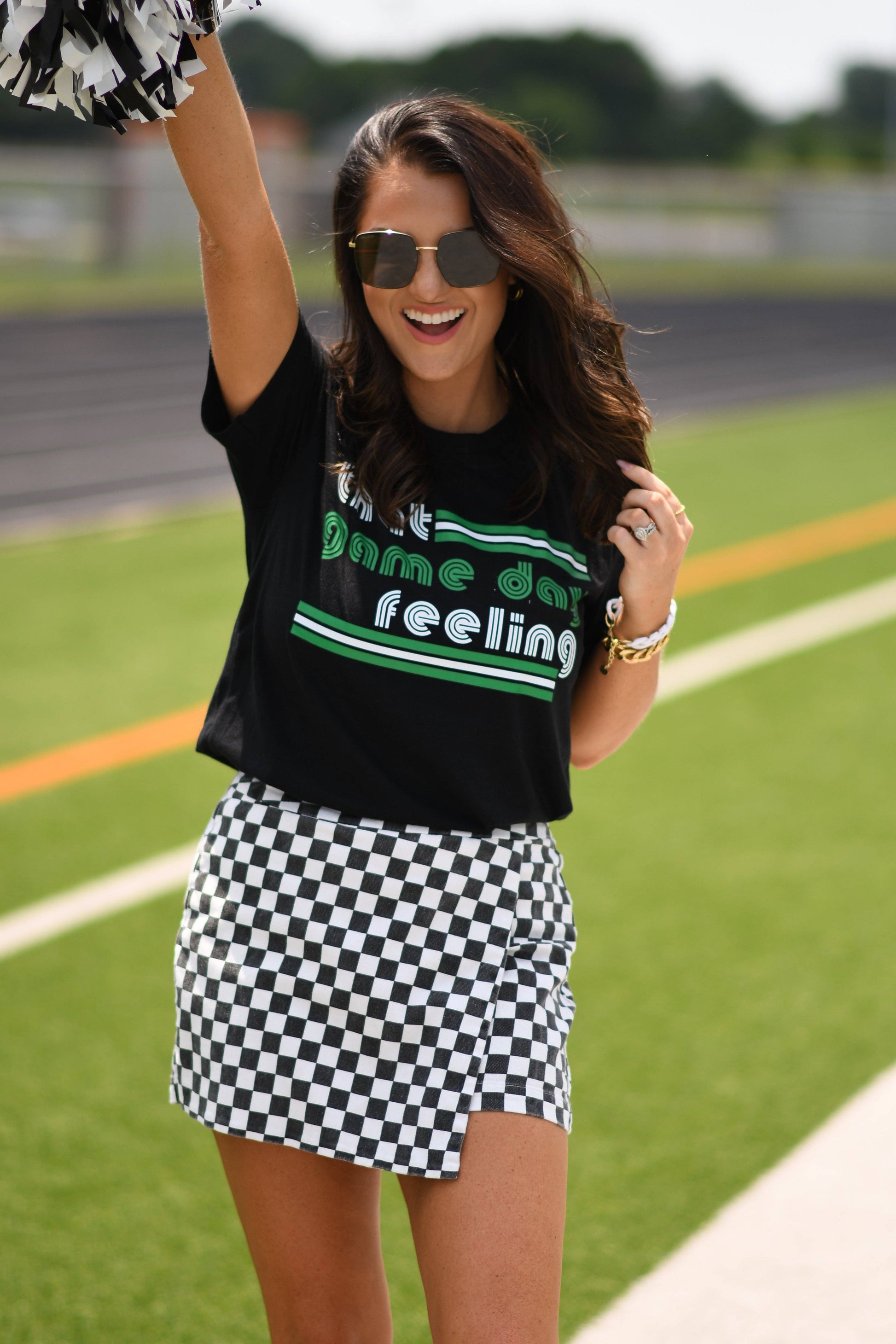 Green That Game Day Feeling Tee Unisex T-shirt, Sweatshirt, Hoodie, Long Sleeve Tee - T-Shirt, Sweatshirt, Hoodie